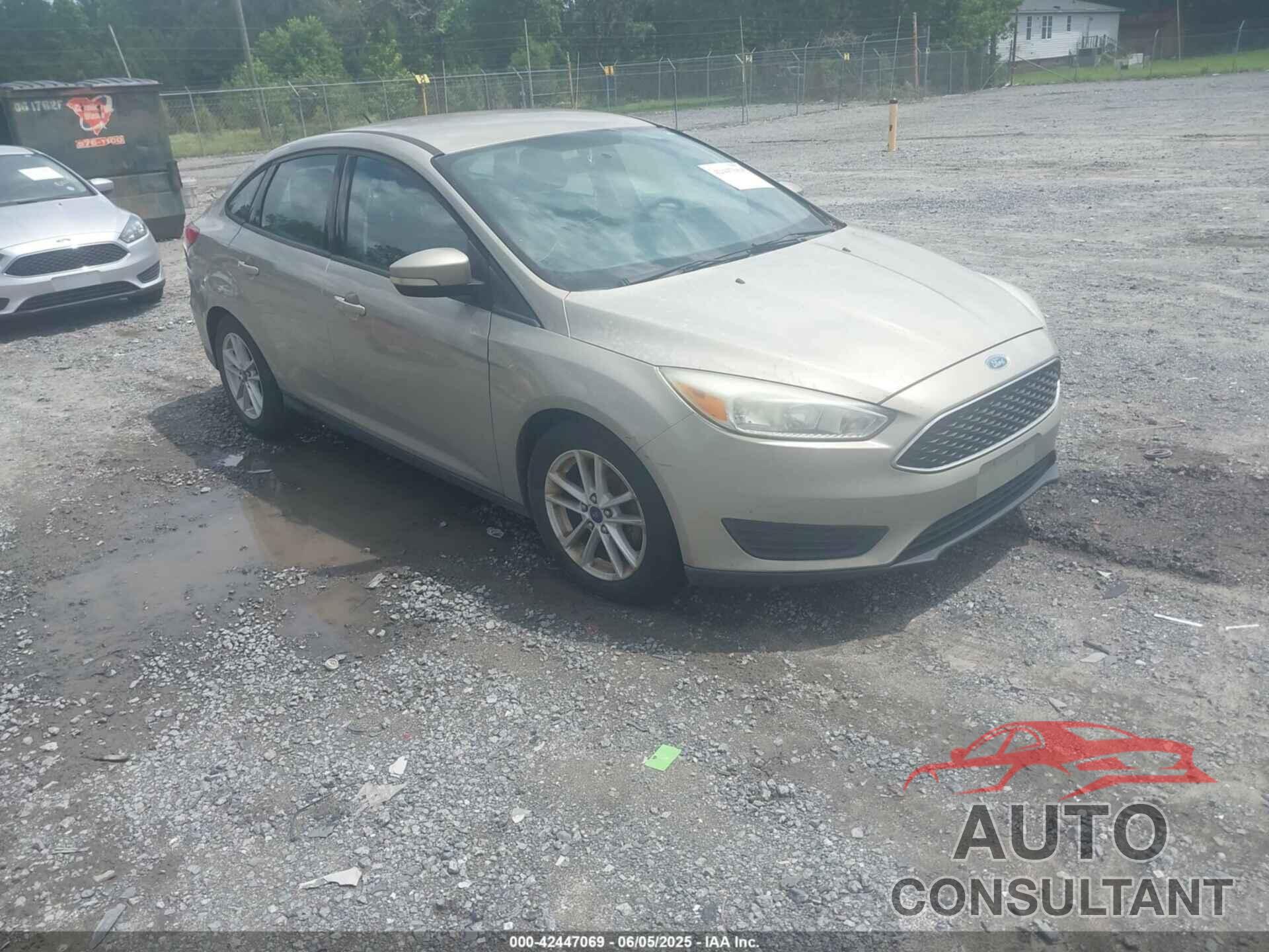 FORD FOCUS 2015 - 1FADP3F21FL274618
