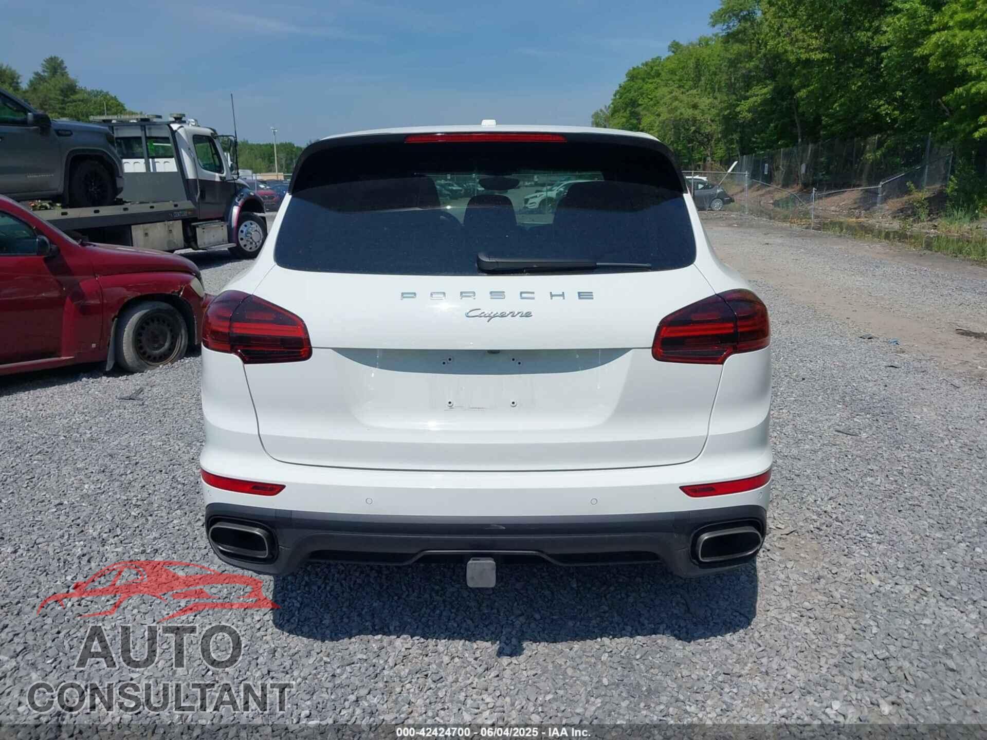 PORSCHE CAYENNE 2017 - WP1AA2A25HKA83825
