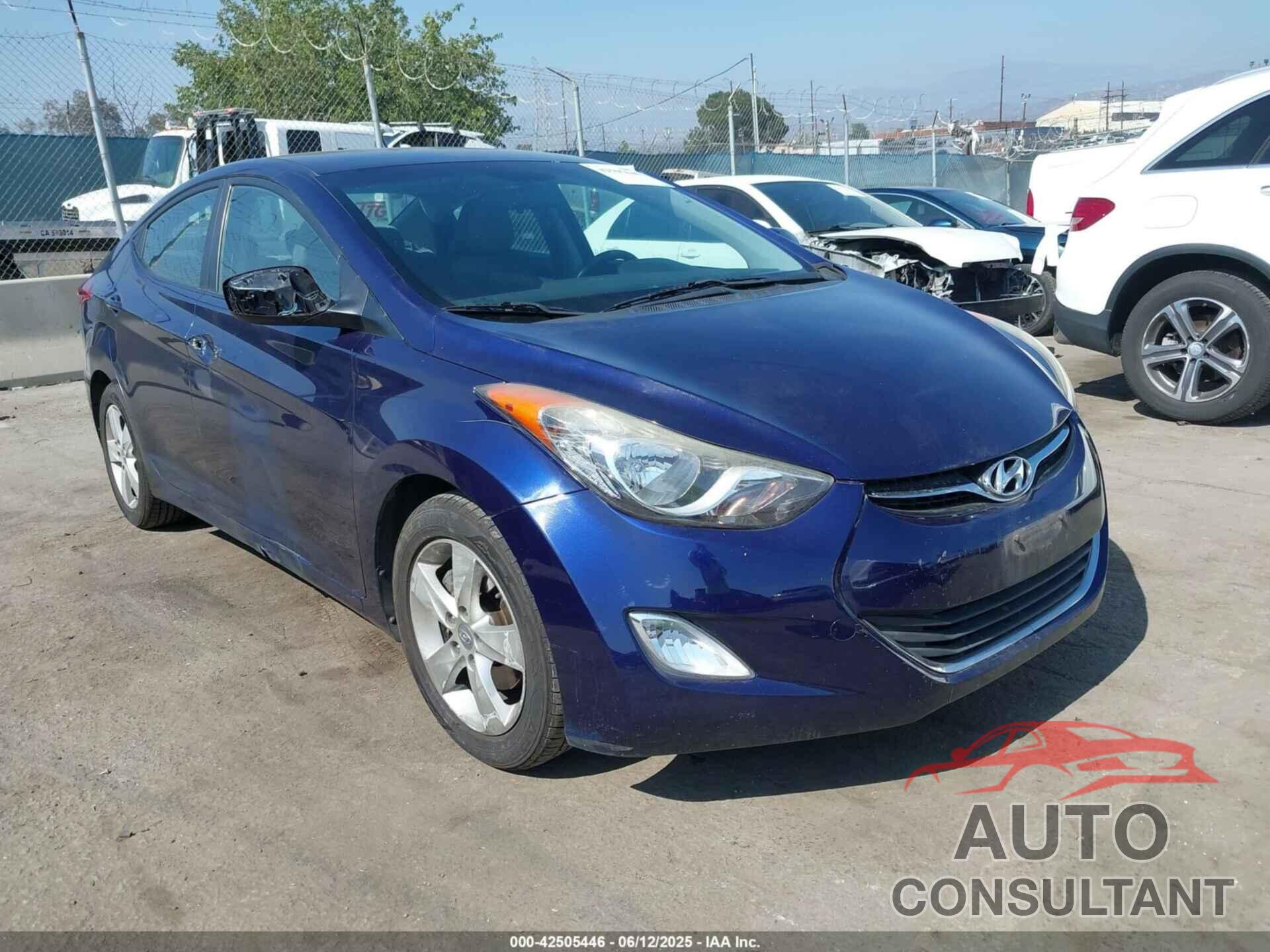HYUNDAI ELANTRA 2012 - 5NPDH4AE7CH074020