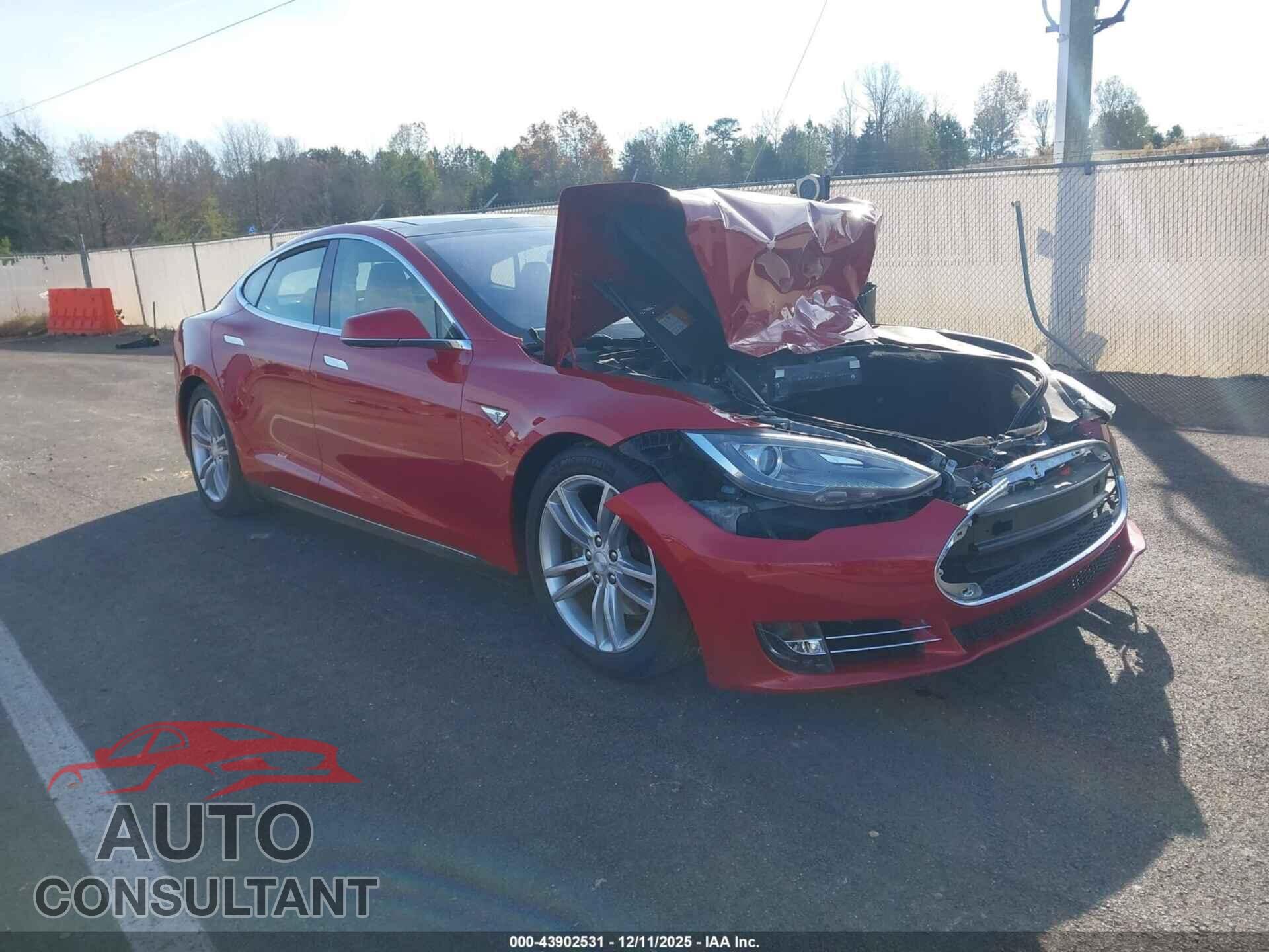 TESLA MODEL S 2013 - 5YJSA1CP9DFP16407