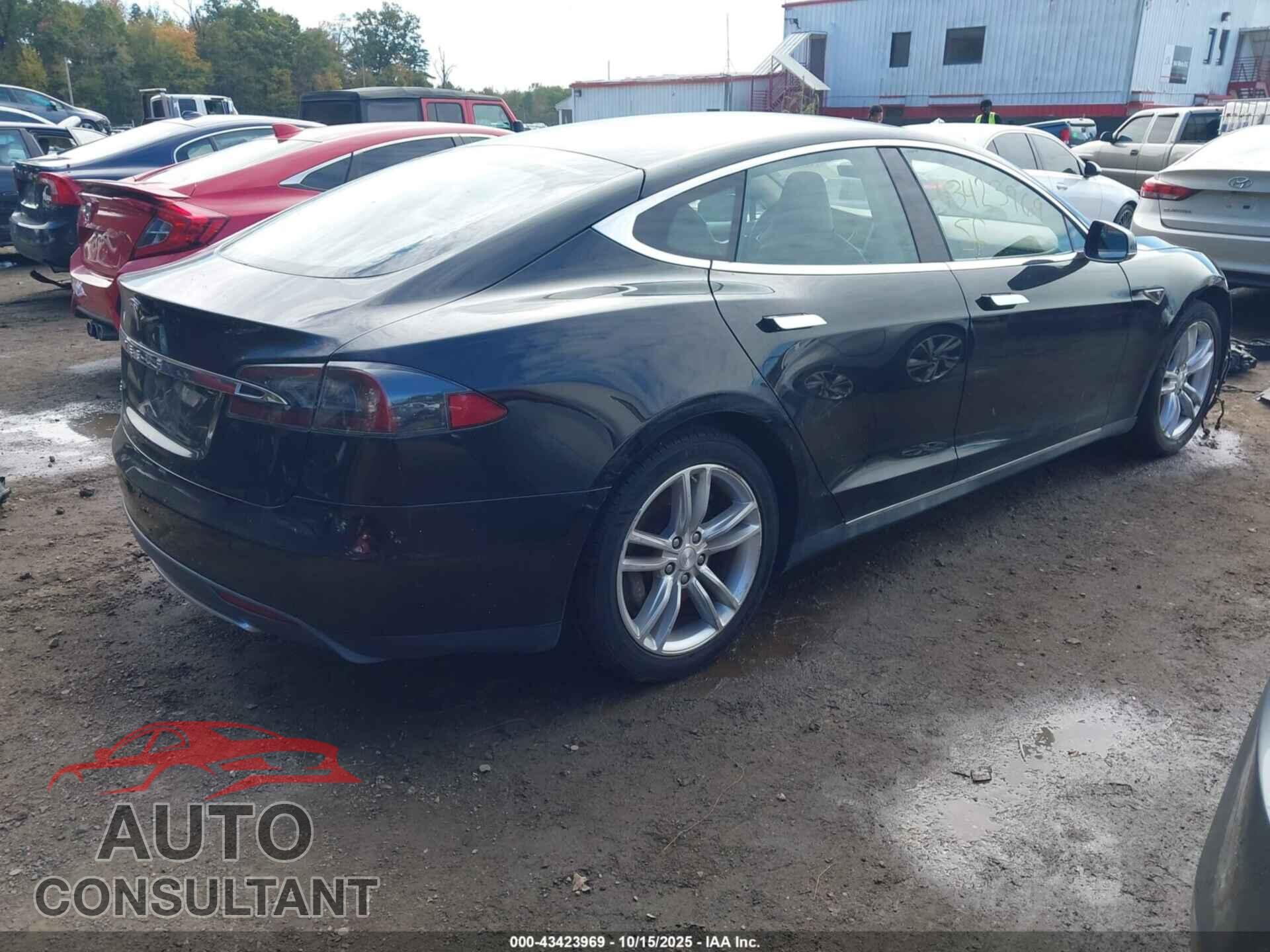 TESLA MODEL S 2013 - 5YJSA1AC7DFP10623