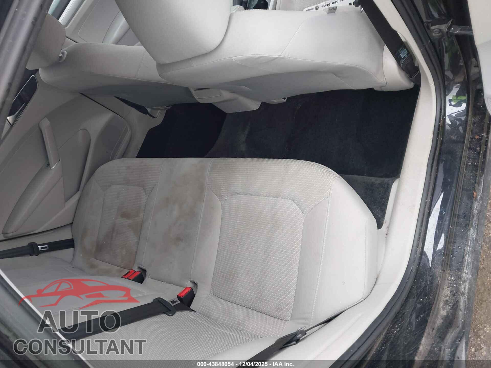 VOLKSWAGEN PASSAT 2017 - 1VWAT7A32HC032503