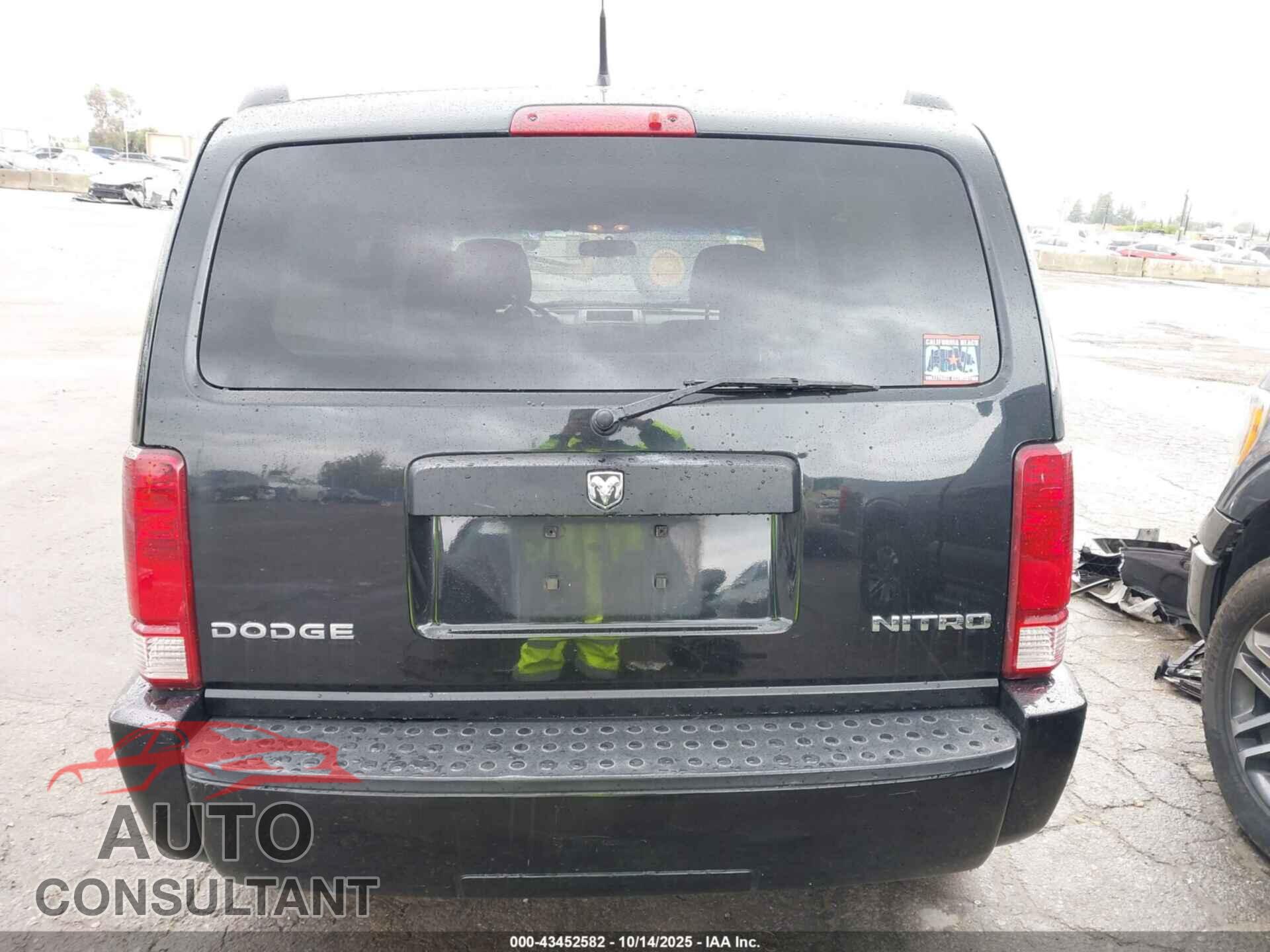 DODGE NITRO 2011 - 1D4PT4GK8BW519885