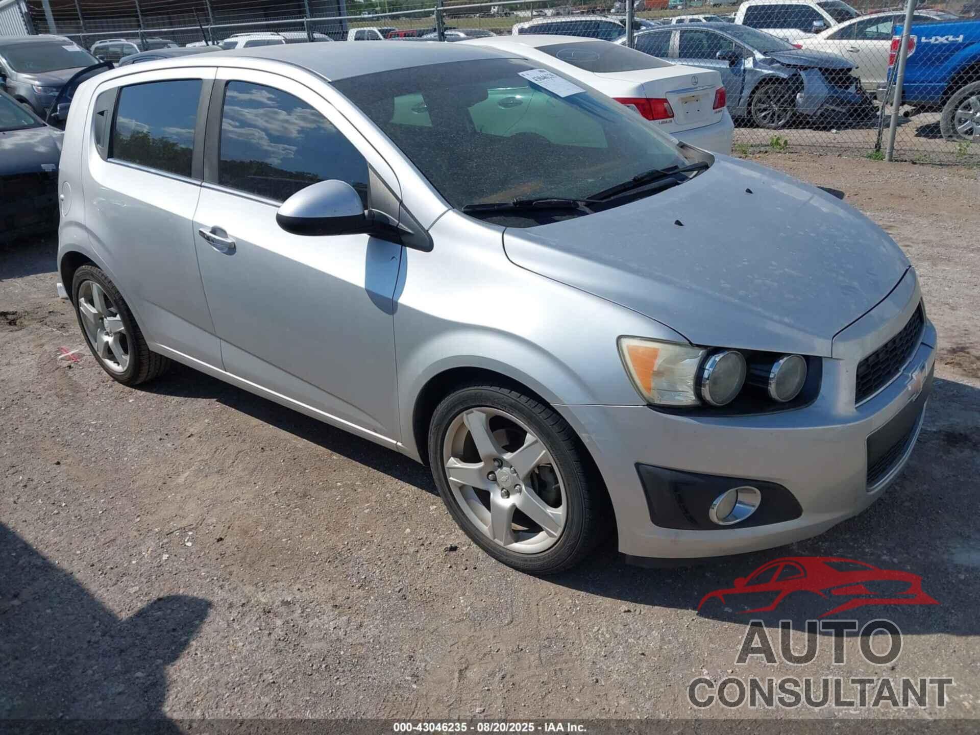 CHEVROLET SONIC 2015 - 1G1JE6SBXF4121555