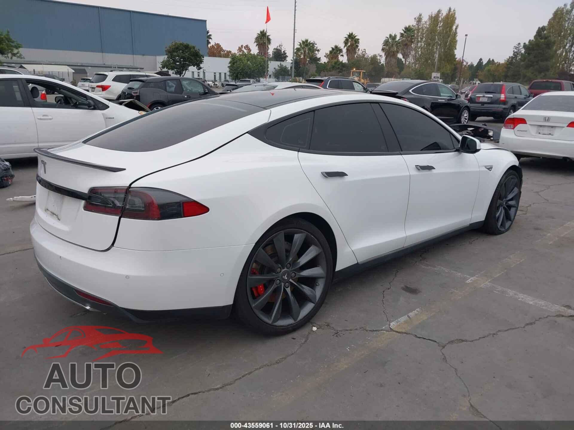 TESLA MODEL S 2014 - 5YJSA1H20EFP63579