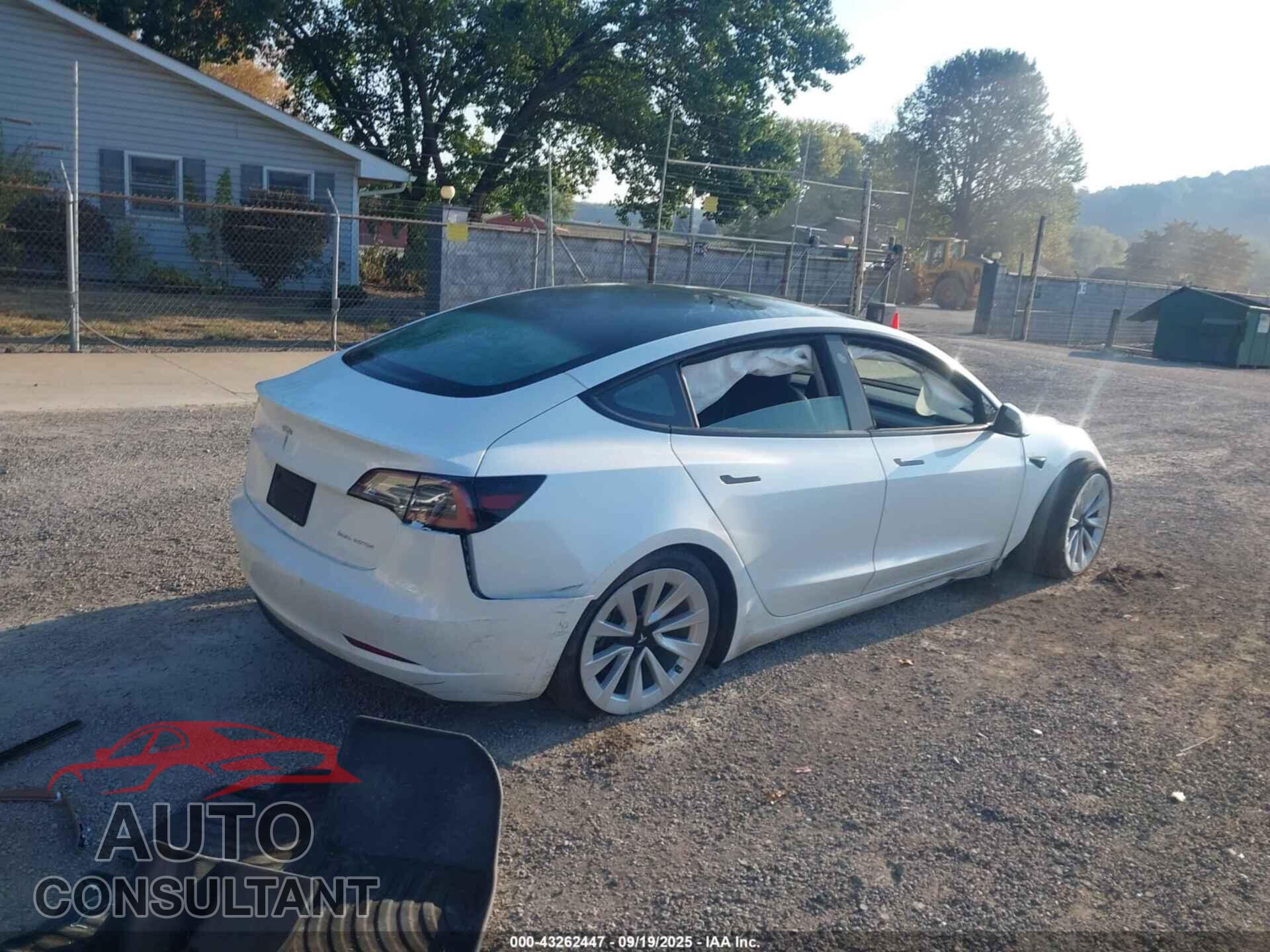 TESLA MODEL 3 2022 - 5YJ3E1EB5NF270753