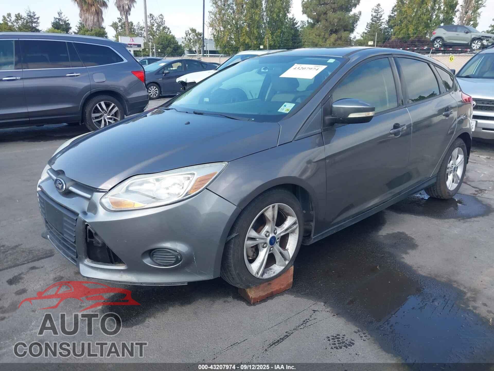 FORD FOCUS 2014 - 1FADP3K2XEL410121