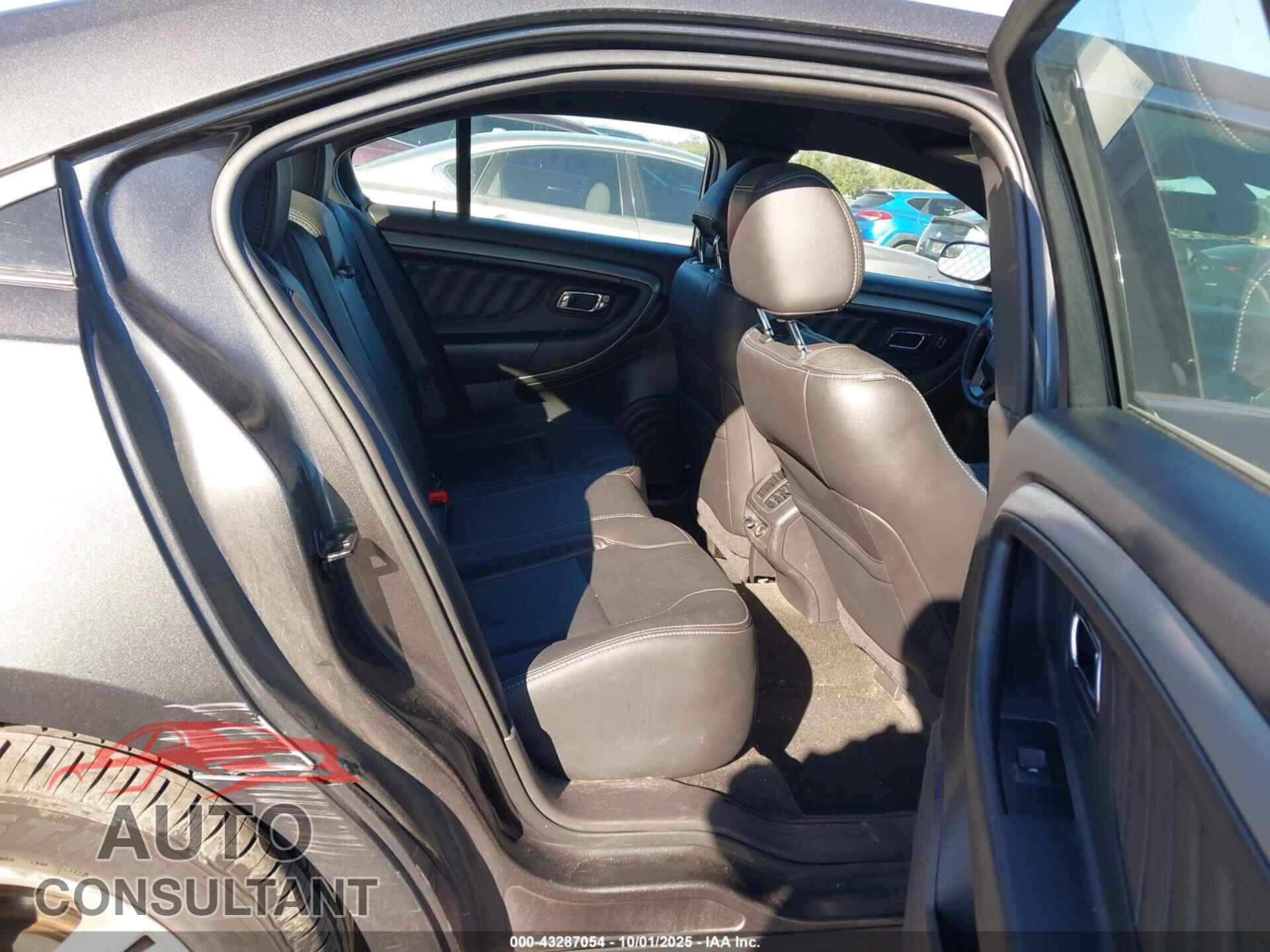 FORD TAURUS 2015 - 1FAHP2E85FG143637