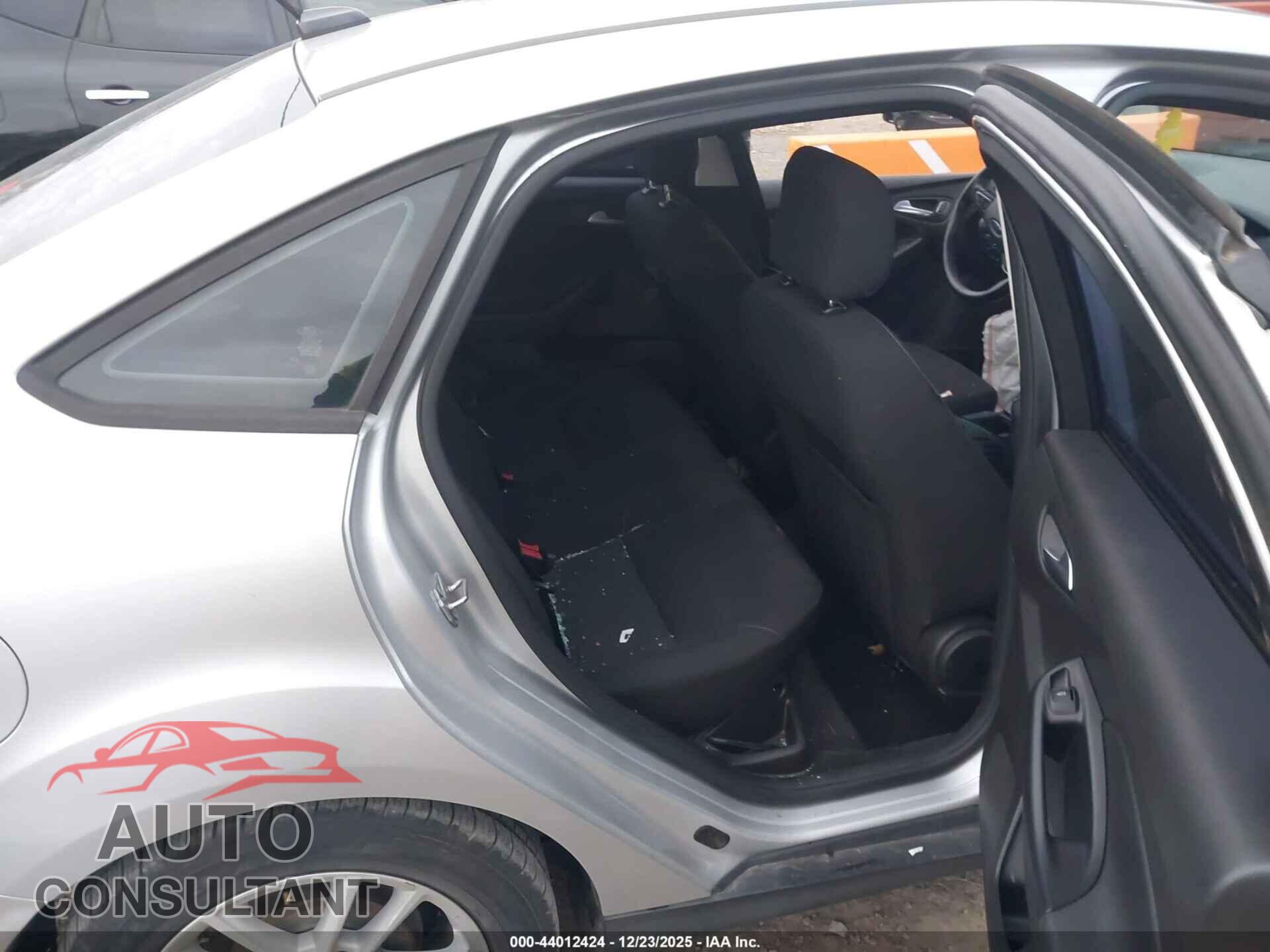 FORD FOCUS 2016 - 1FADP3F29GL288588