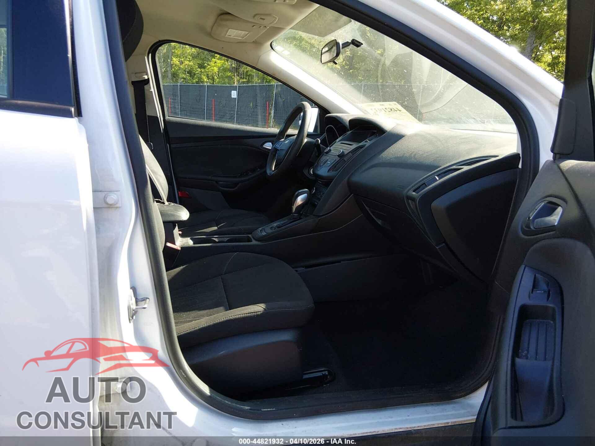 FORD FOCUS 2015 - 1FADP3F20FL250357