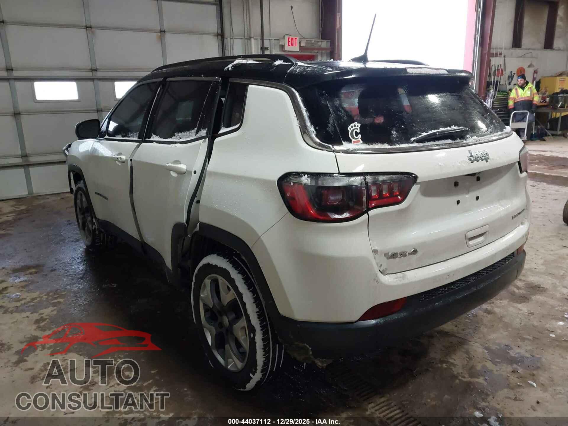JEEP COMPASS 2021 - 3C4NJDCB2MT525481