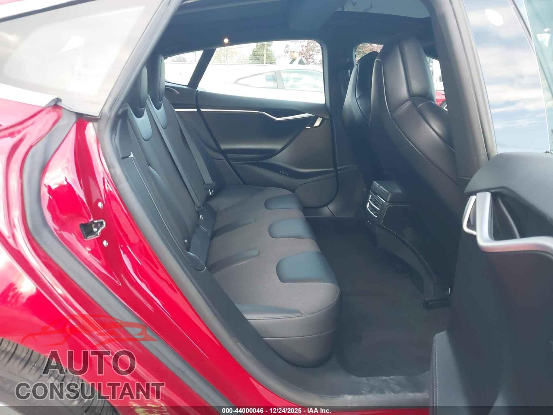 TESLA MODEL S 2017 - 5YJSA1E14HF205055