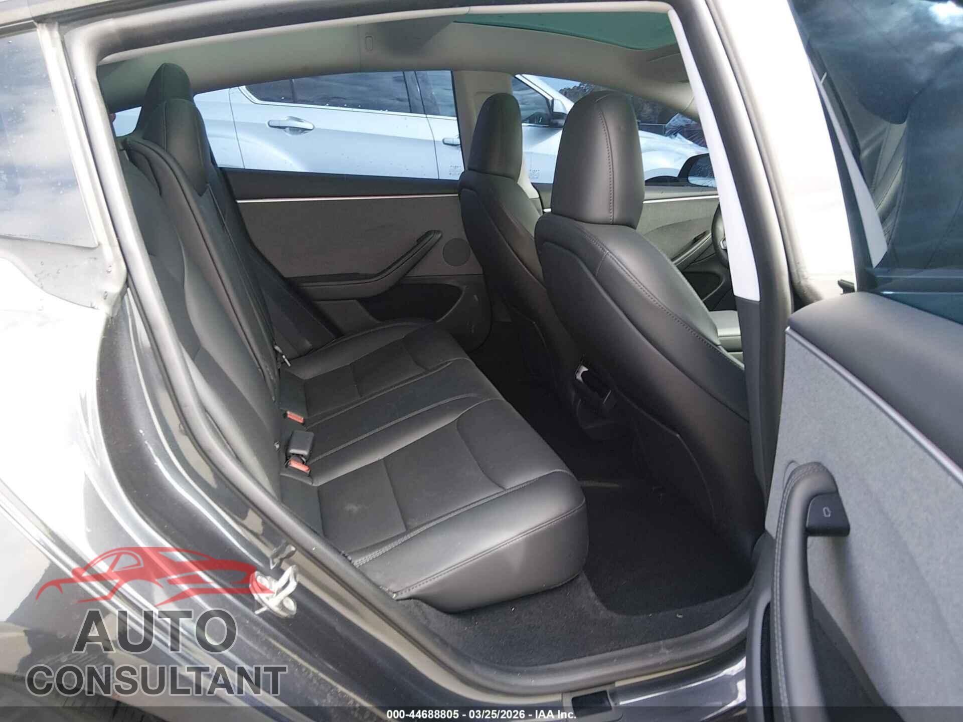 TESLA MODEL 3 2024 - 5YJ3E1EA1RF721920