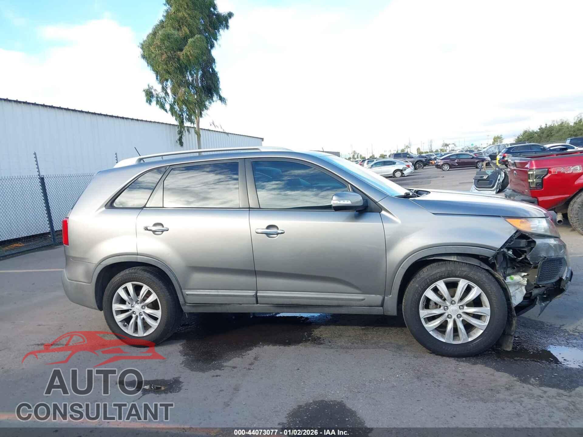 KIA SORENTO 2011 - 5XYKT4A29BG061237