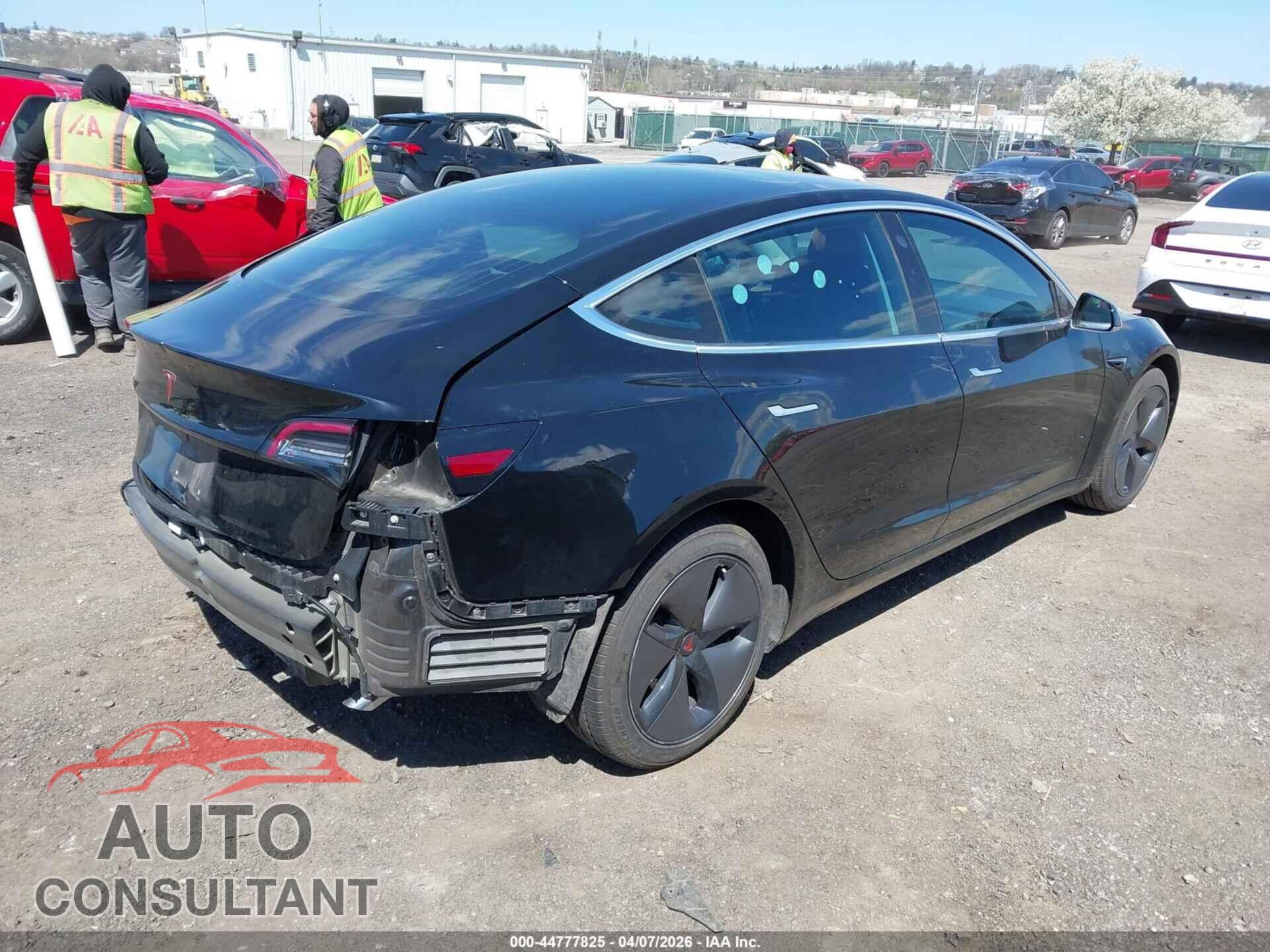 TESLA MODEL 3 2018 - 5YJ3E1EA4JF156552