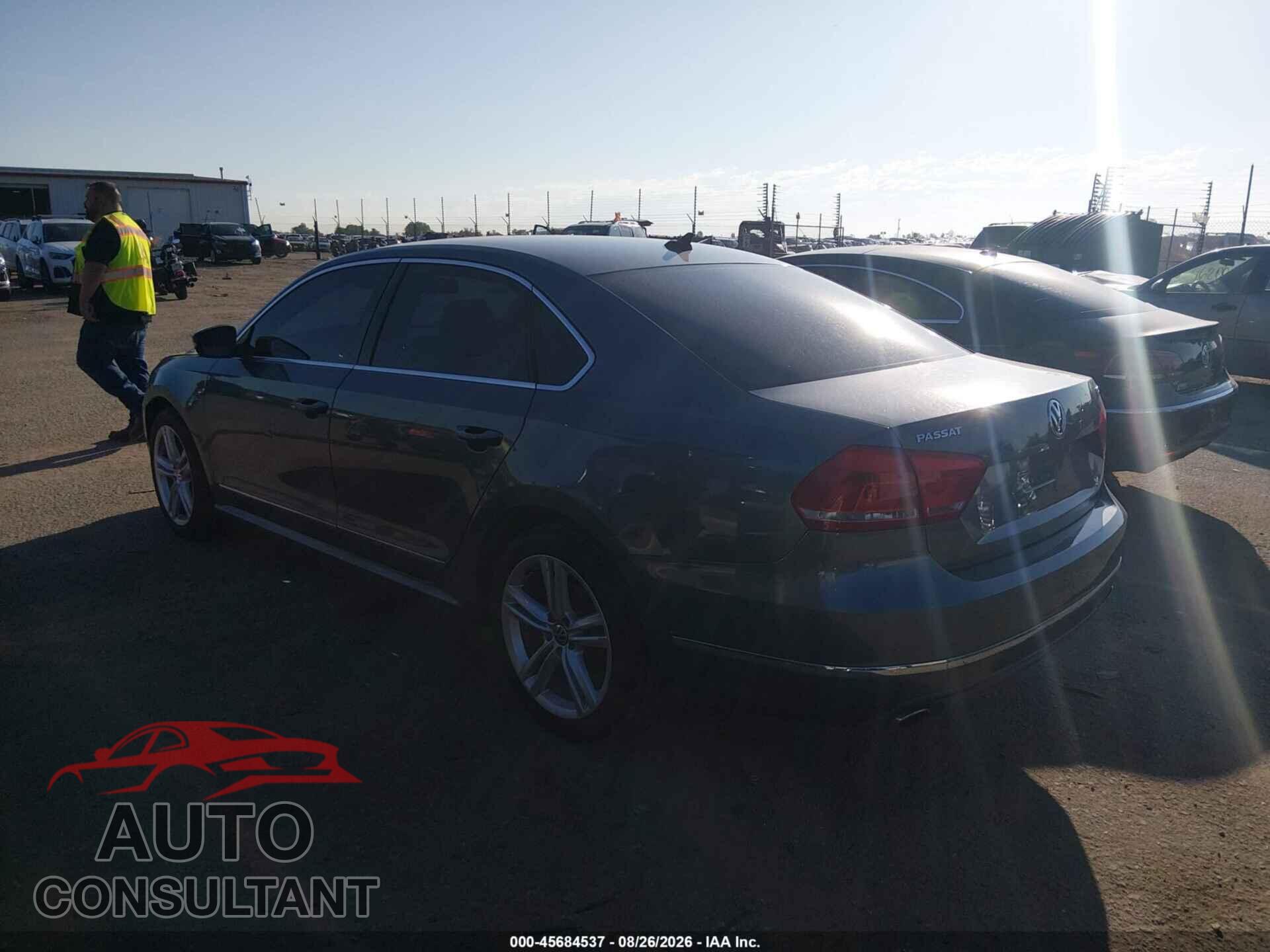 VOLKSWAGEN PASSAT 2013 - 1VWCN7A33DC084820