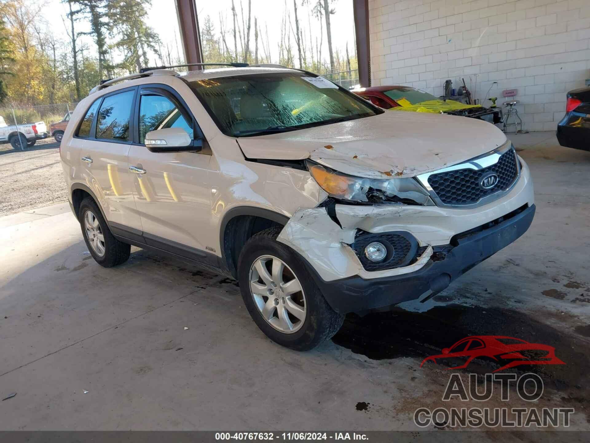 KIA SORENTO 2011 - 5XYKTDA17BG055301