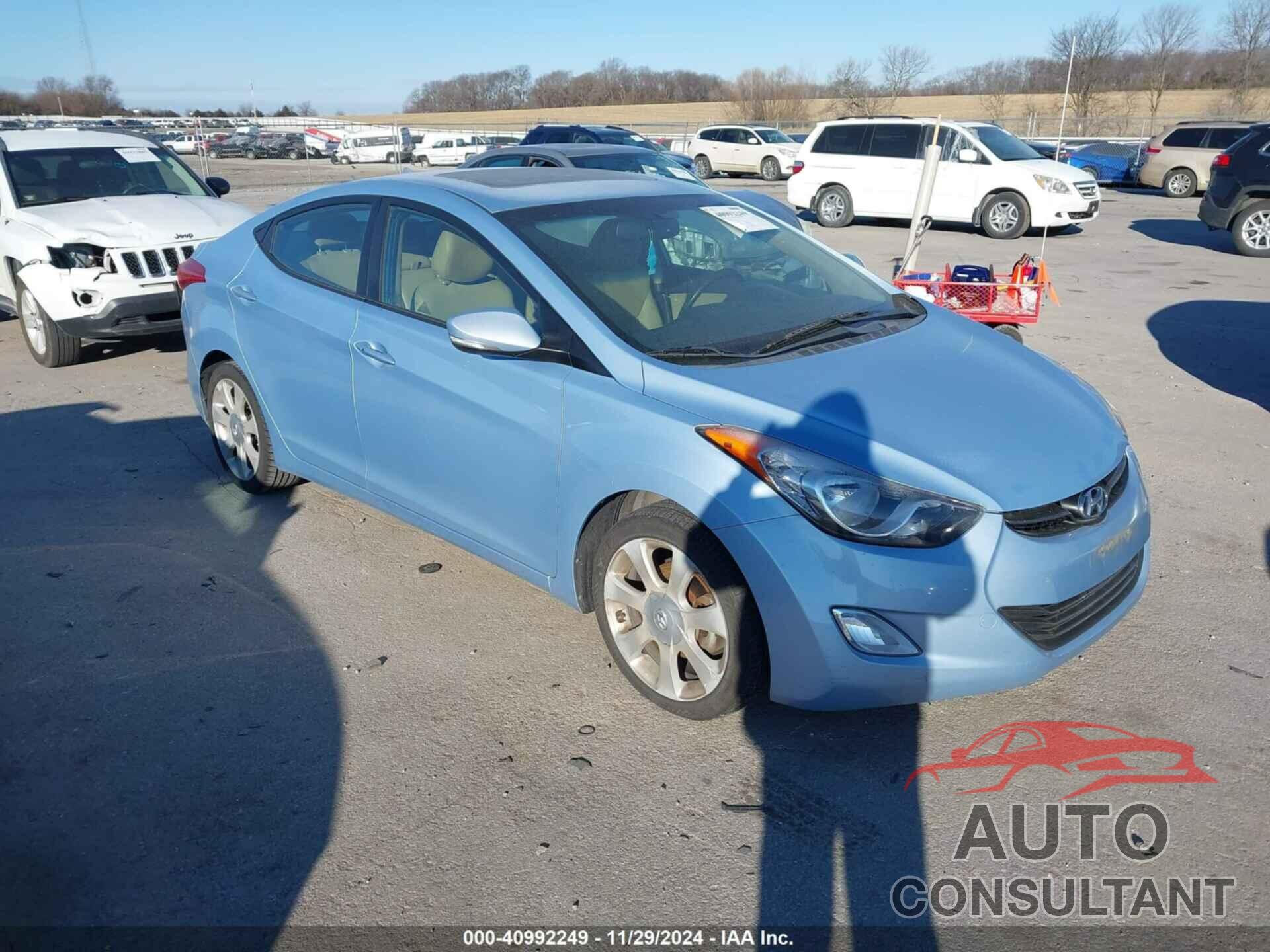 HYUNDAI ELANTRA 2013 - KMHDH4AE8DU635571