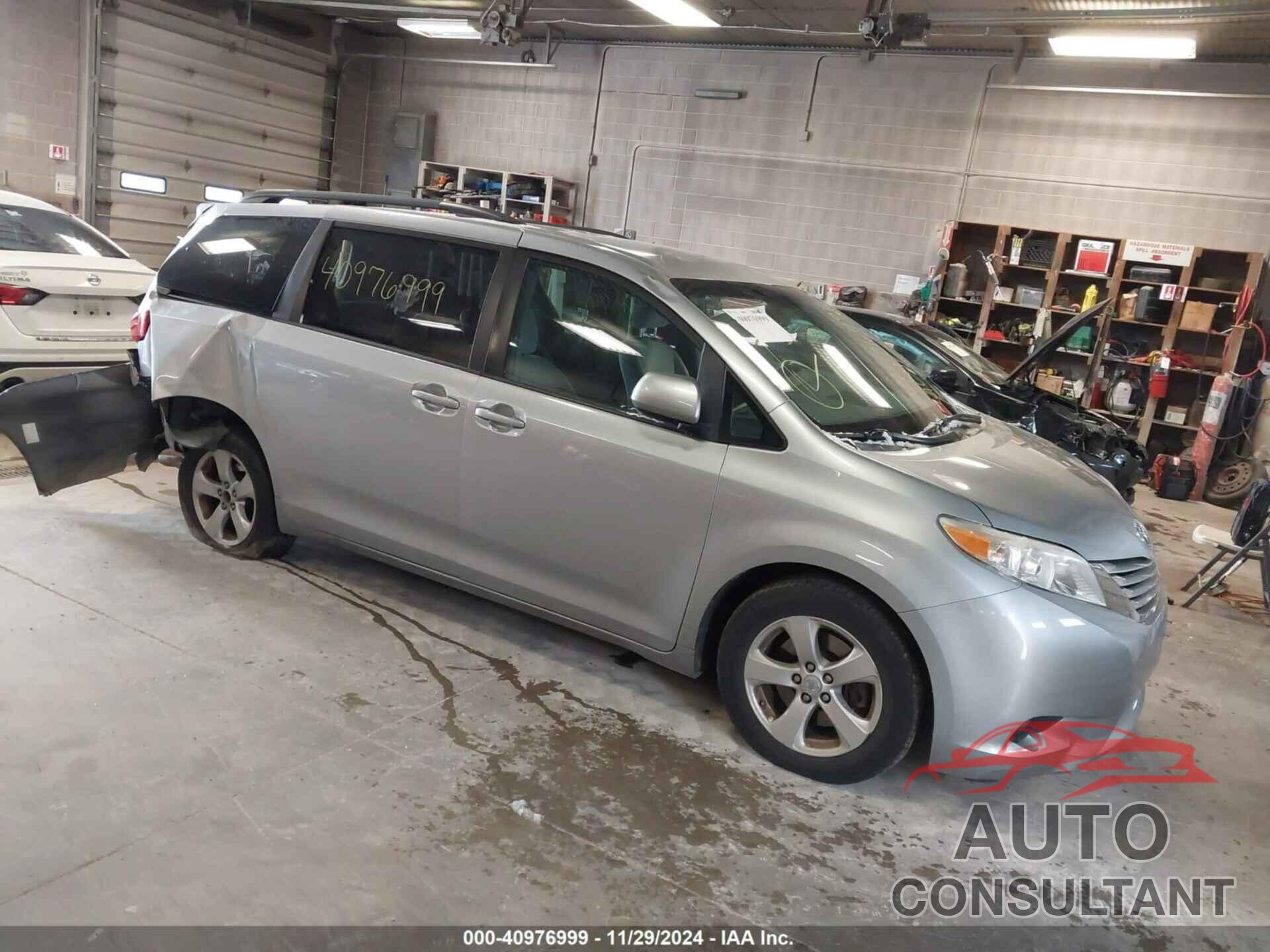 TOYOTA SIENNA 2016 - 5TDKK3DC0GS760560