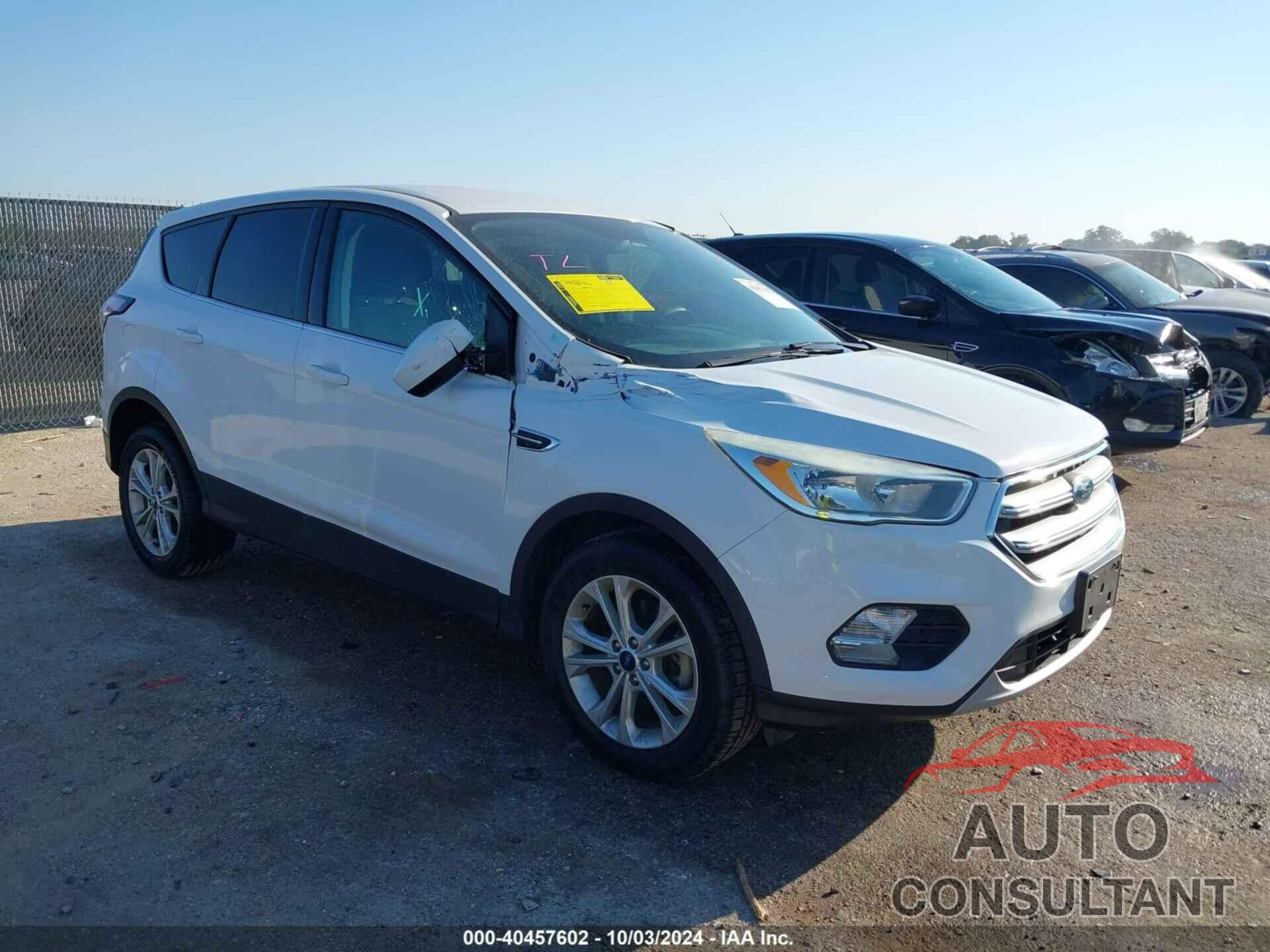 FORD ESCAPE 2017 - 1FMCU0GDXHUC65664