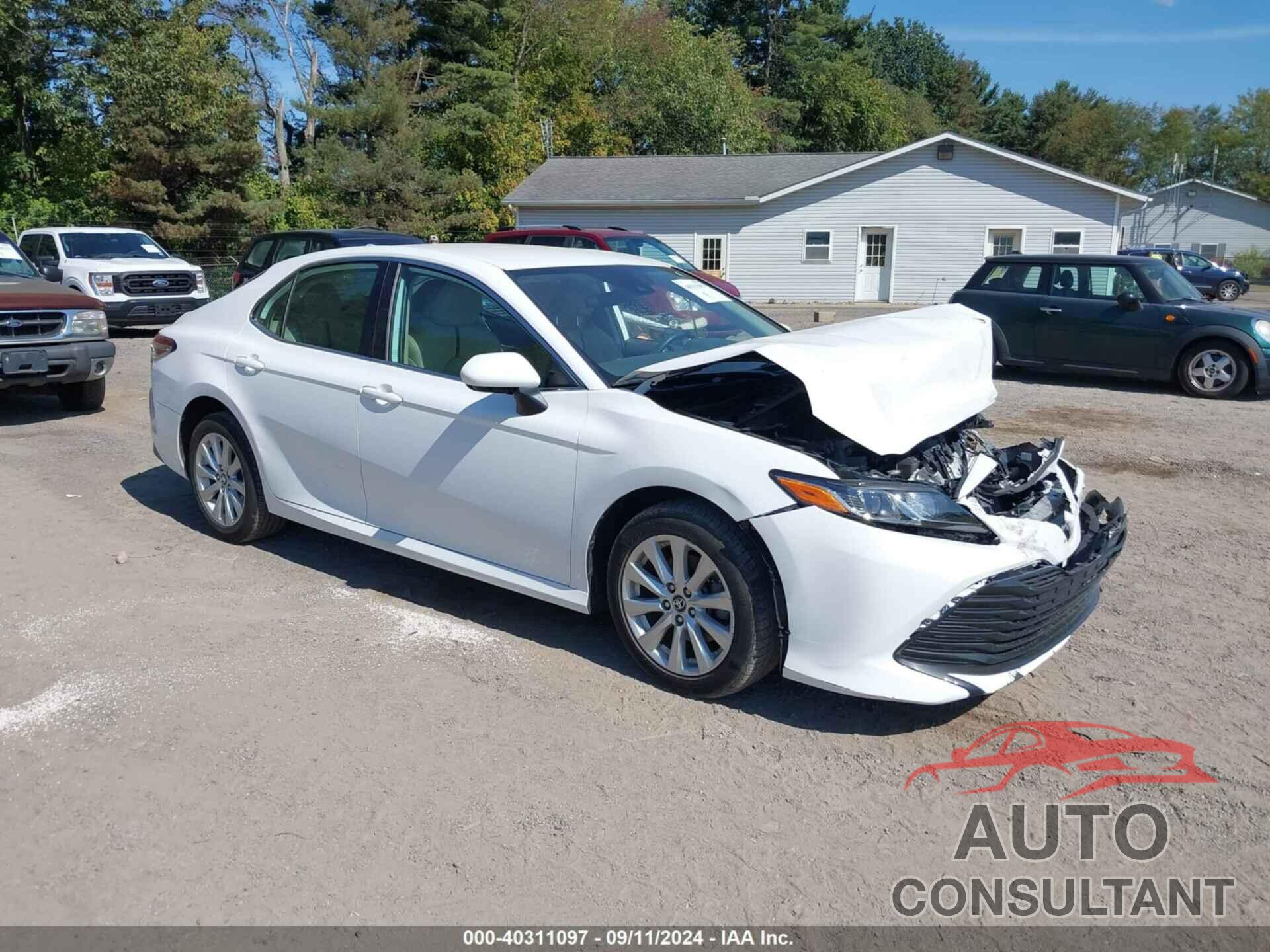 TOYOTA CAMRY 2019 - 4T1B11HK1KU680418