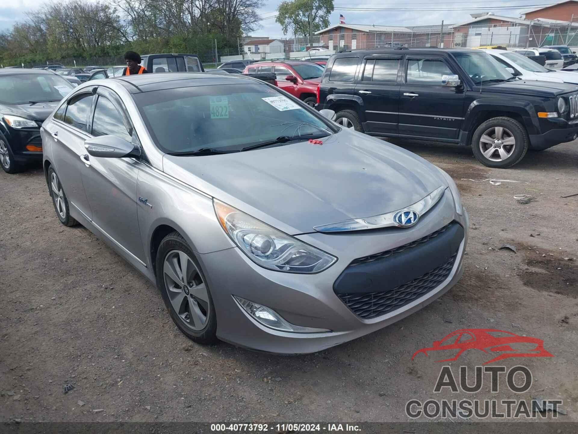 HYUNDAI SONATA HYBRID 2012 - KMHEC4A4XCA040523