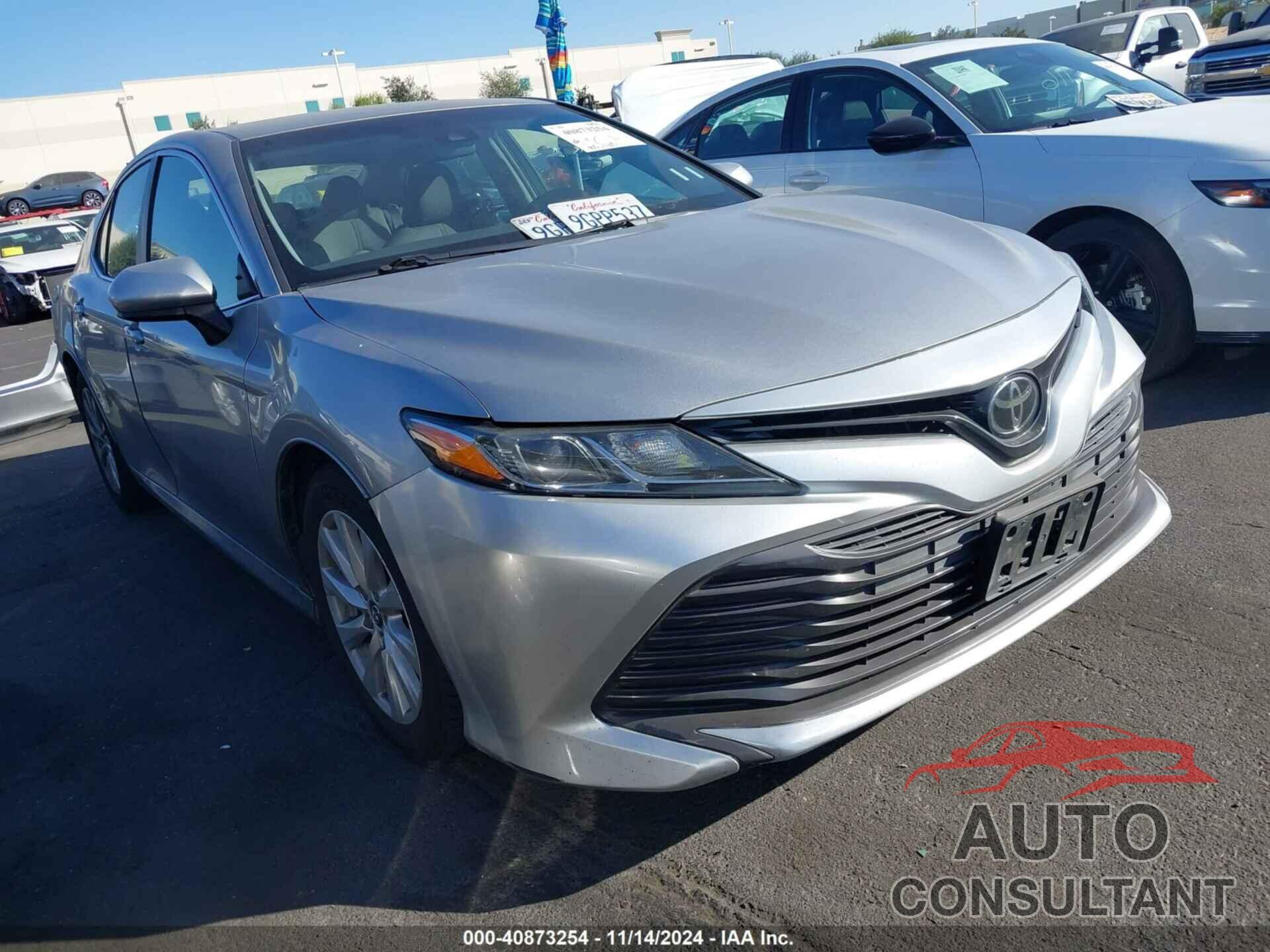 TOYOTA CAMRY 2018 - 4T1B11HK2JU674836