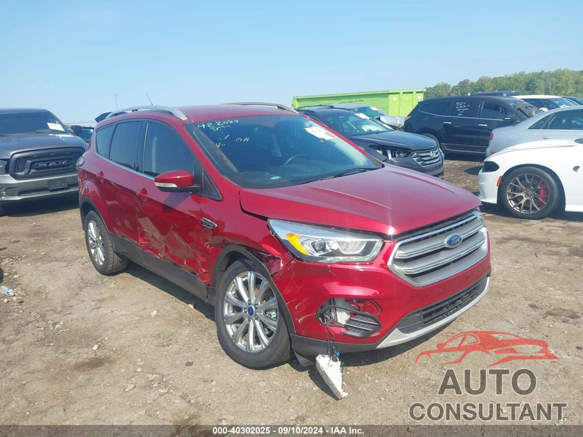 FORD ESCAPE 2017 - 1FMCU0J92HUA08941