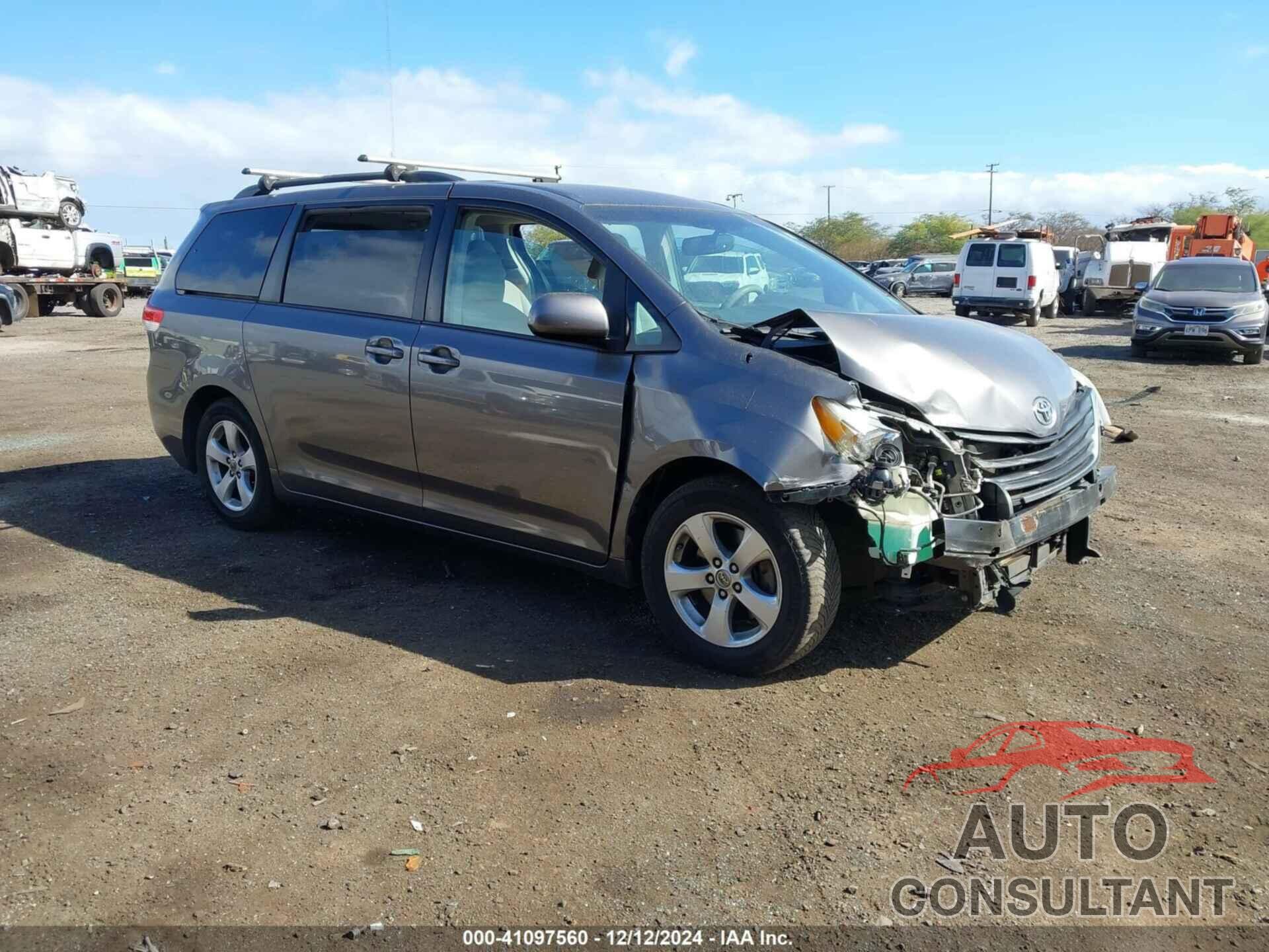 TOYOTA SIENNA 2014 - 5TDKK3DC5ES445105