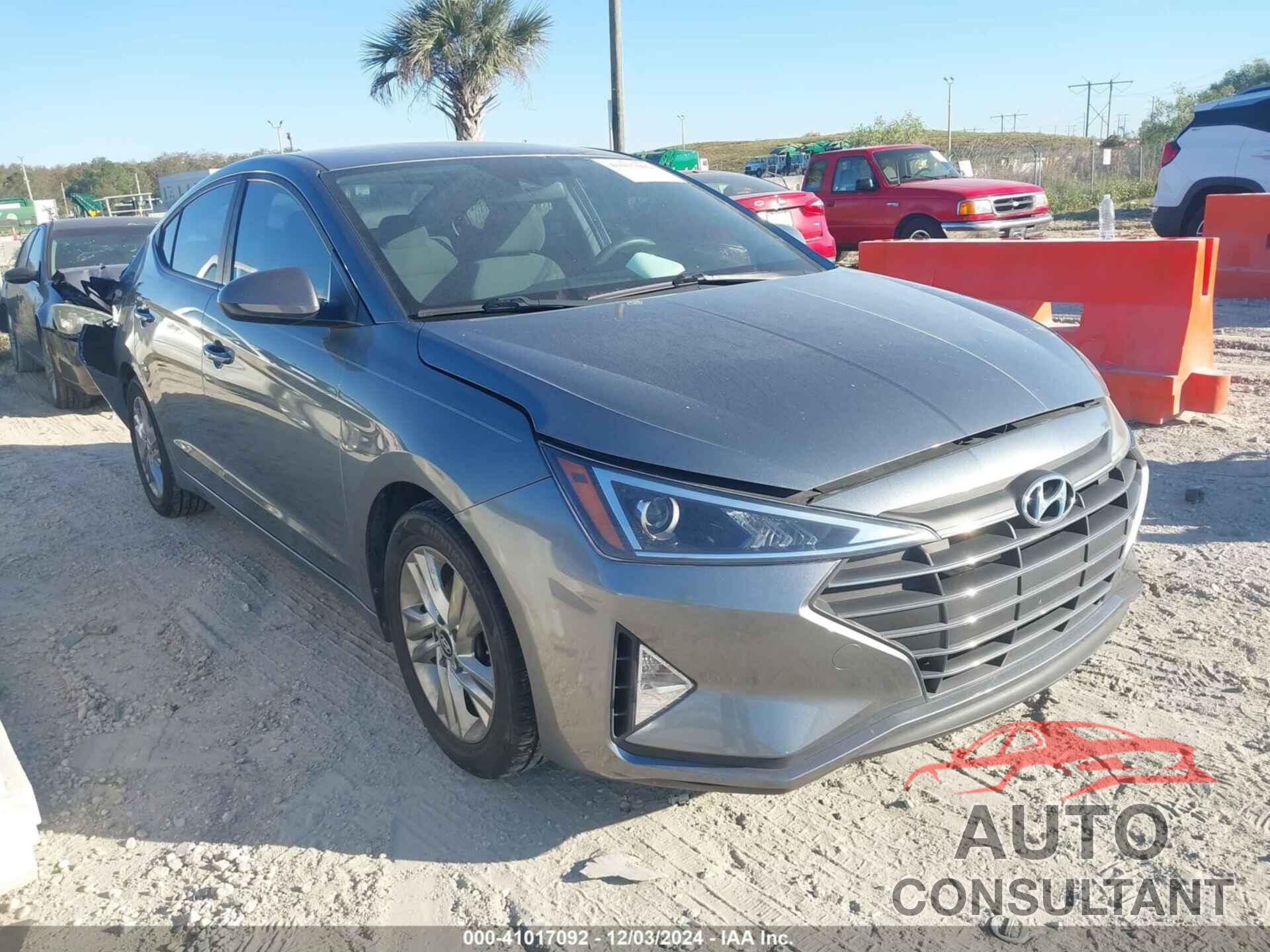 HYUNDAI ELANTRA 2019 - KMHD84LF1KU810584