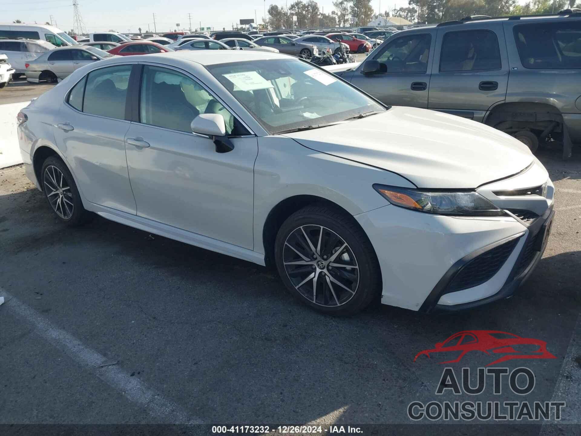 TOYOTA CAMRY 2024 - 4T1G11AK8RU230338