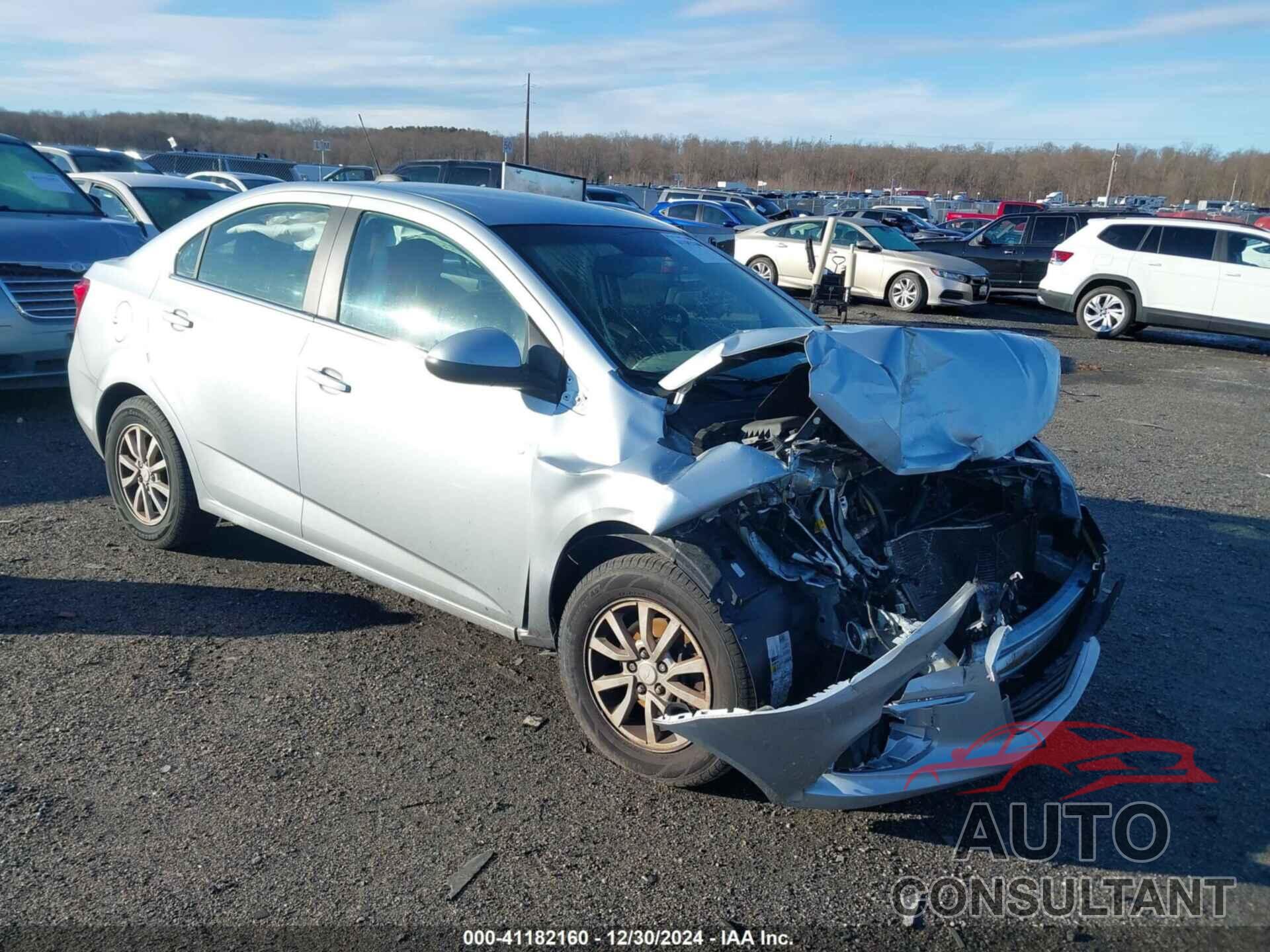 CHEVROLET SONIC 2017 - 1G1JD5SG1H4107832