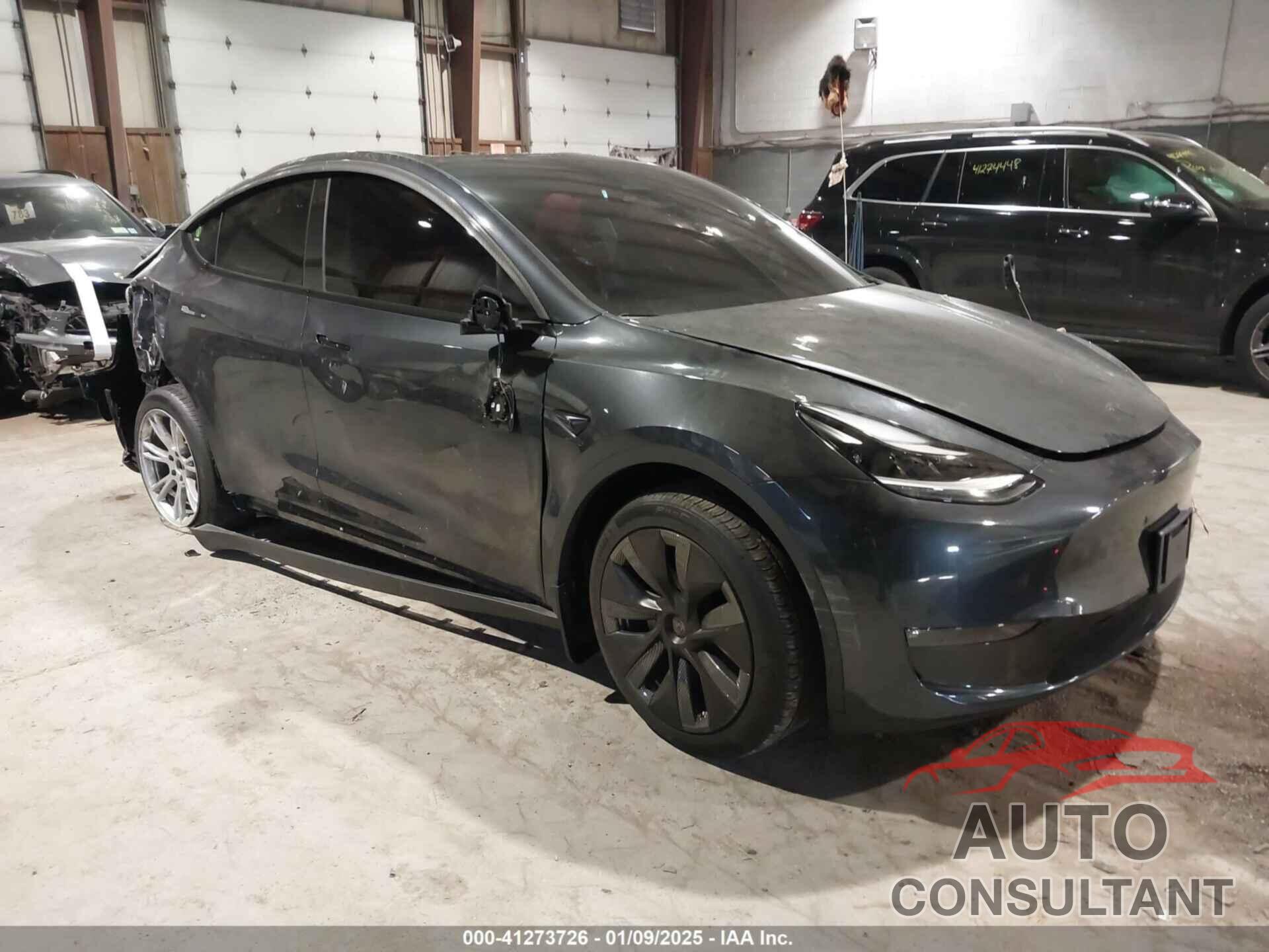 TESLA MODEL Y 2024 - 7SAYGAEE1RF037181