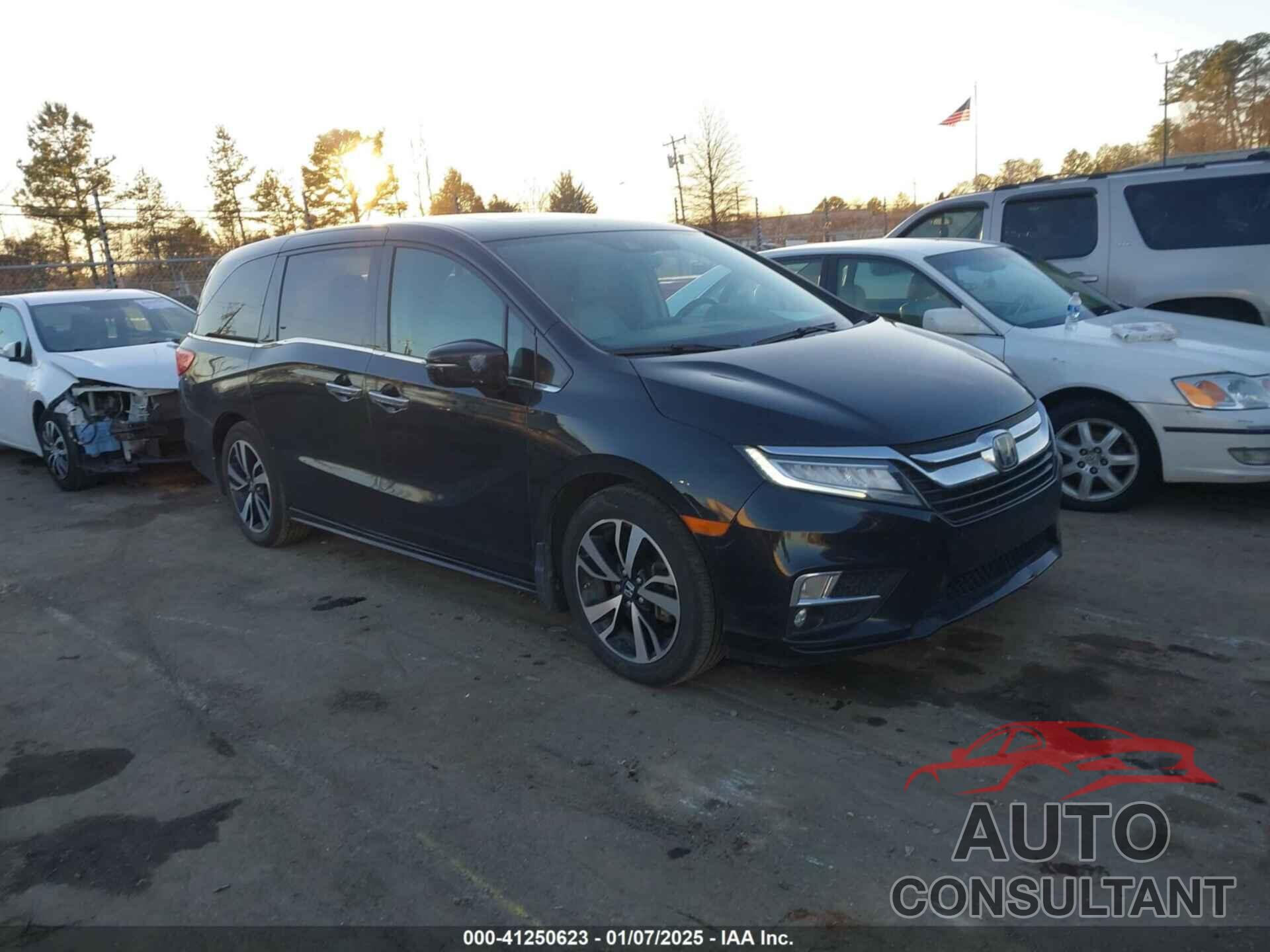 HONDA ODYSSEY 2018 - 5FNRL6H90JB013581