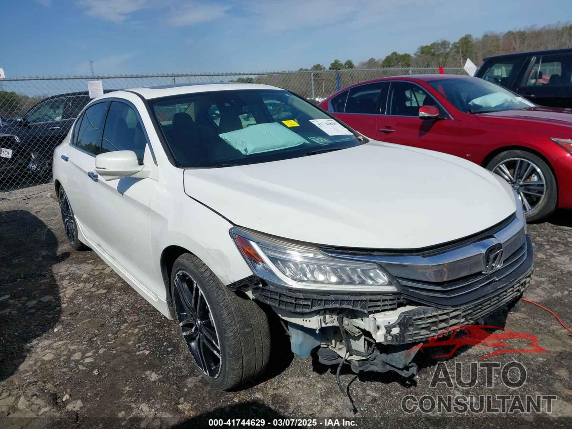 HONDA ACCORD 2017 - 1HGCR3F98HA002564