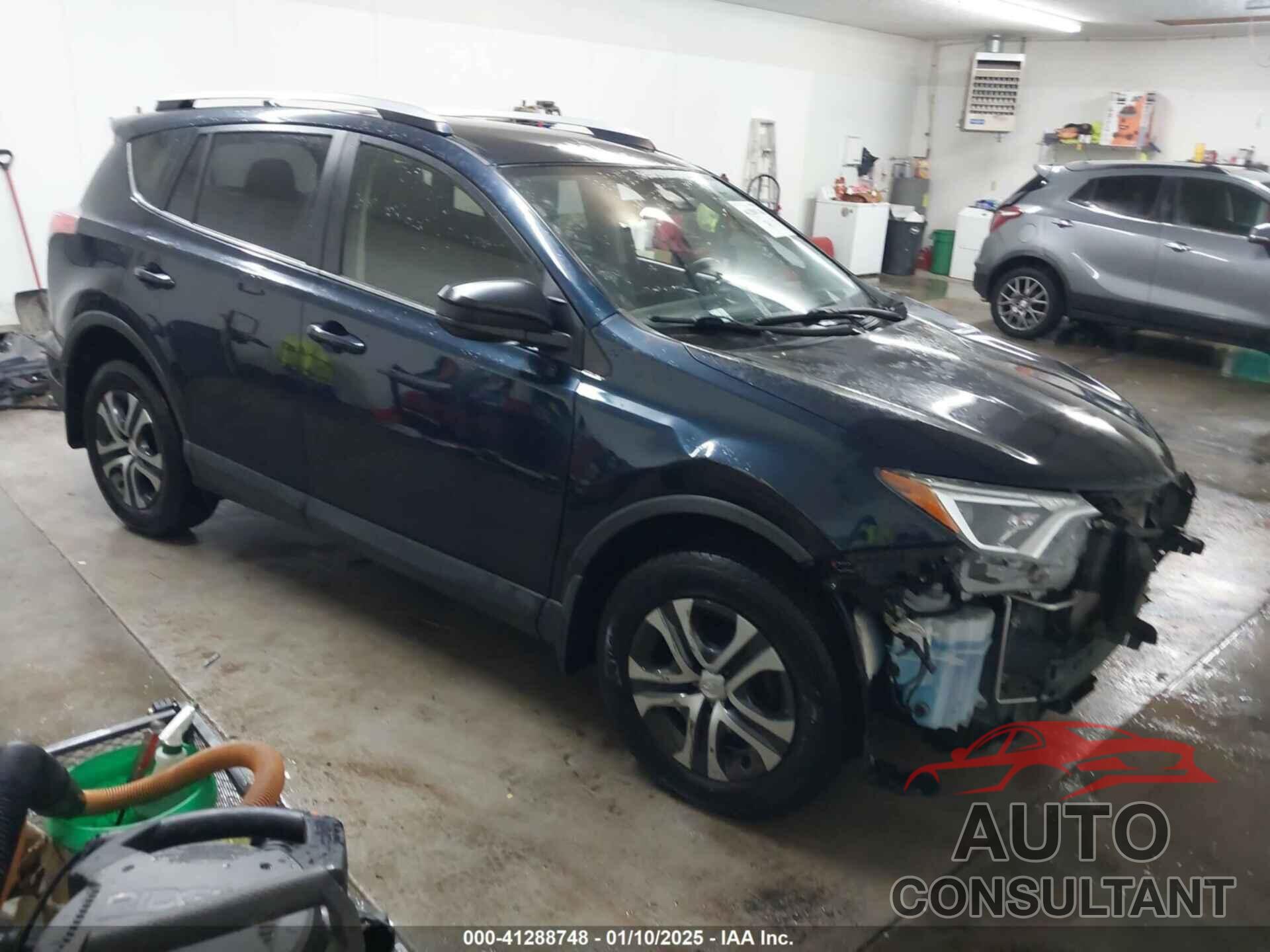 TOYOTA RAV4 2018 - JTMBFREV0JJ201246