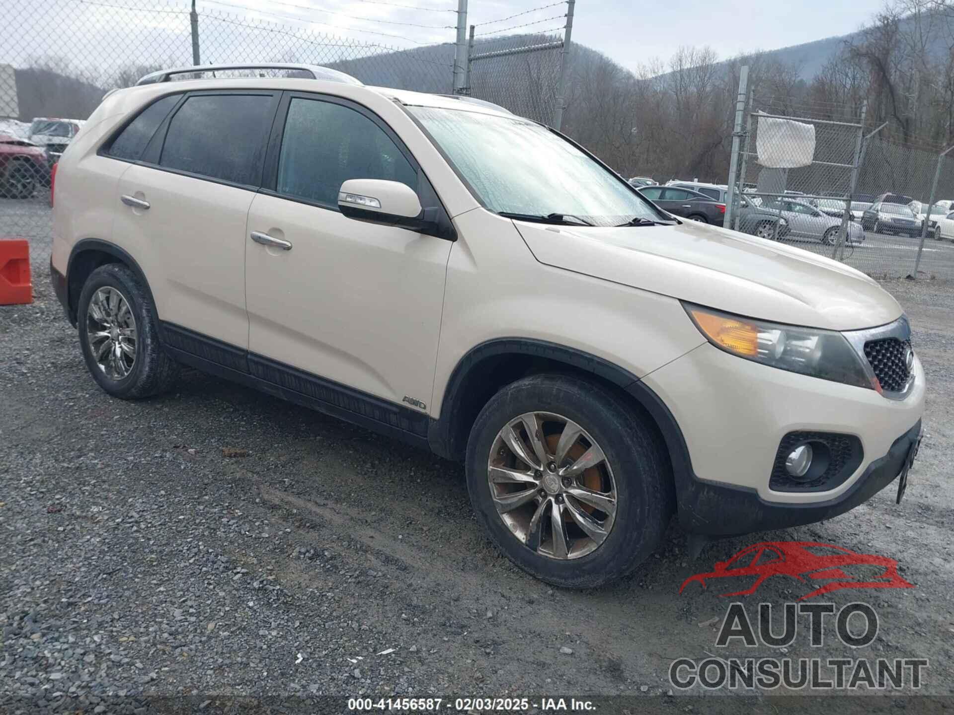 KIA SORENTO 2011 - 5XYKUDA24BG155586