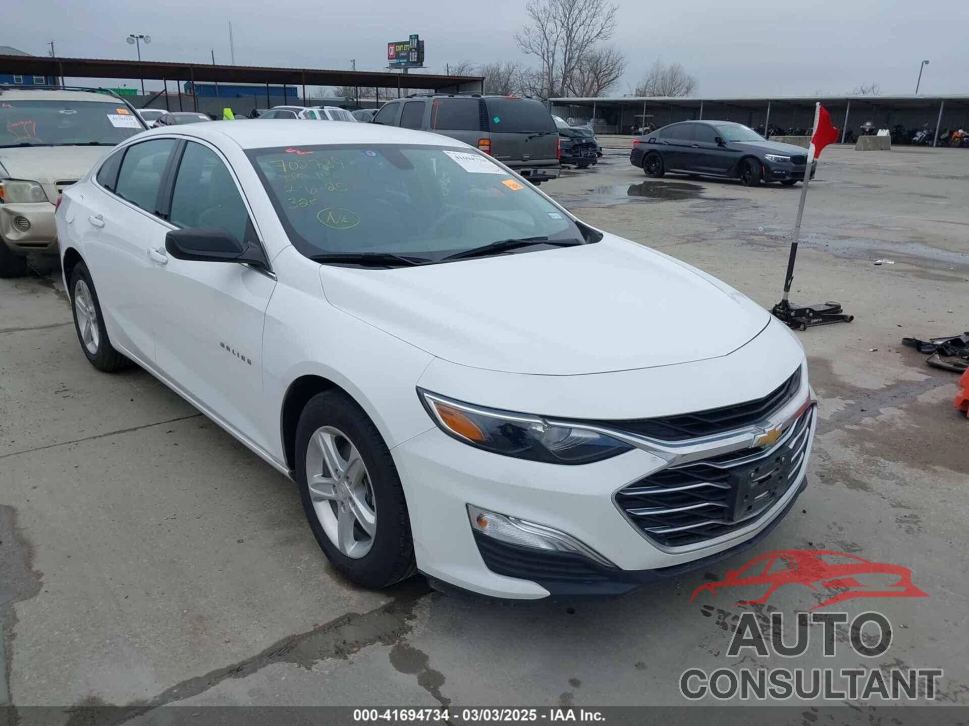 CHEVROLET MALIBU 2020 - 1G1ZB5ST5LF147835