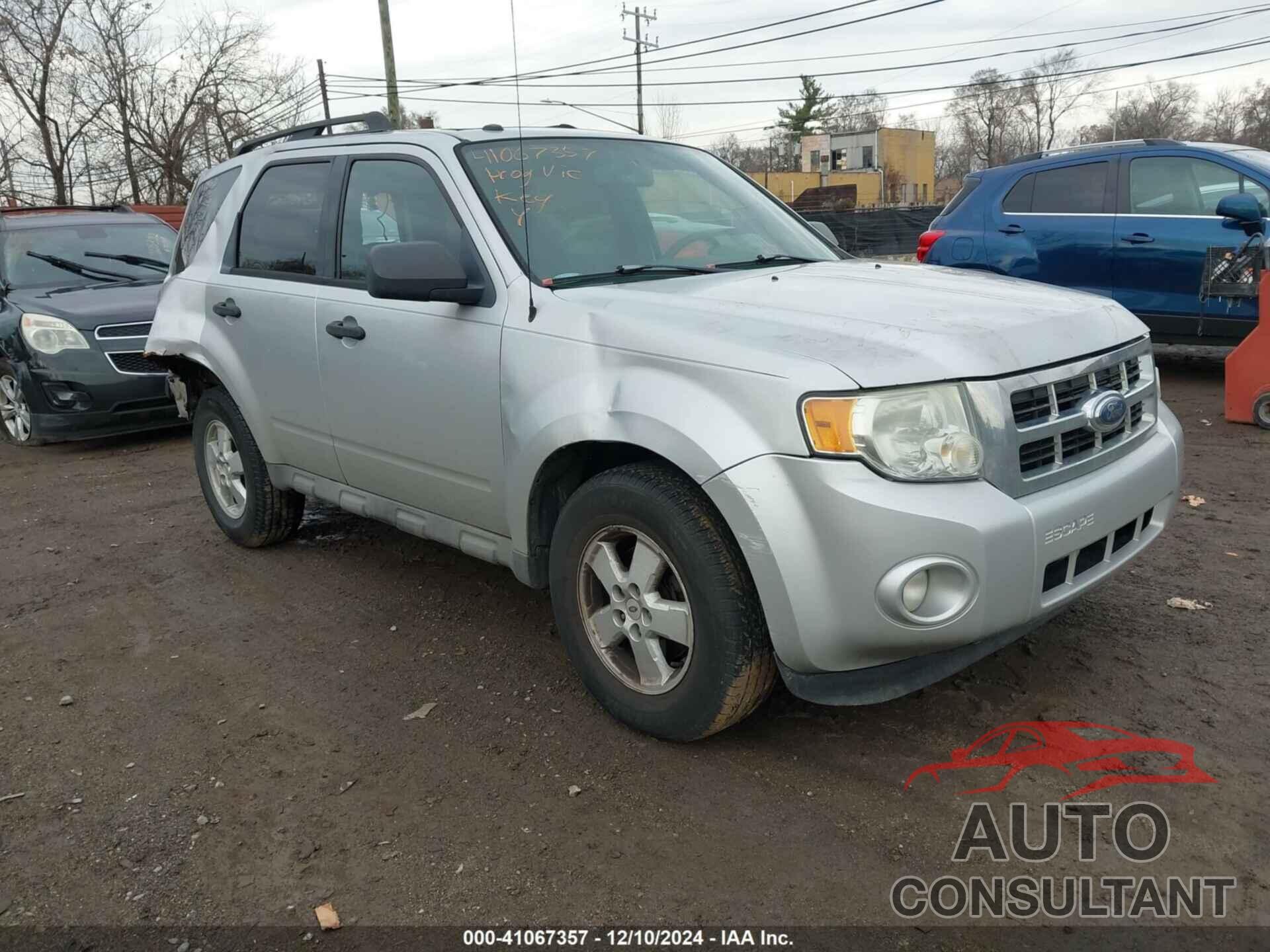 FORD ESCAPE 2009 - 1FMCU03729KB28604
