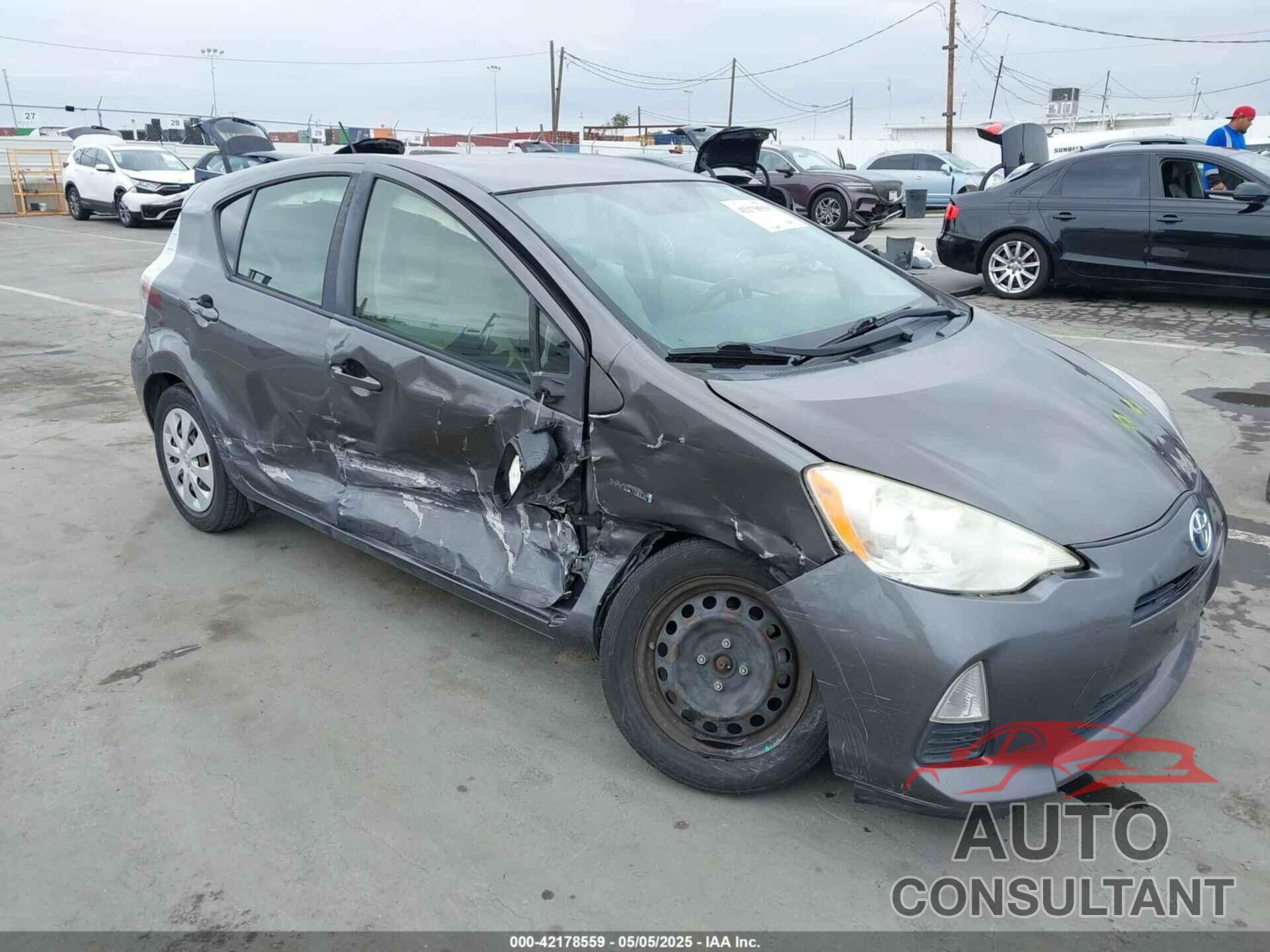 TOYOTA PRIUS C 2013 - JTDKDTB36D1537462