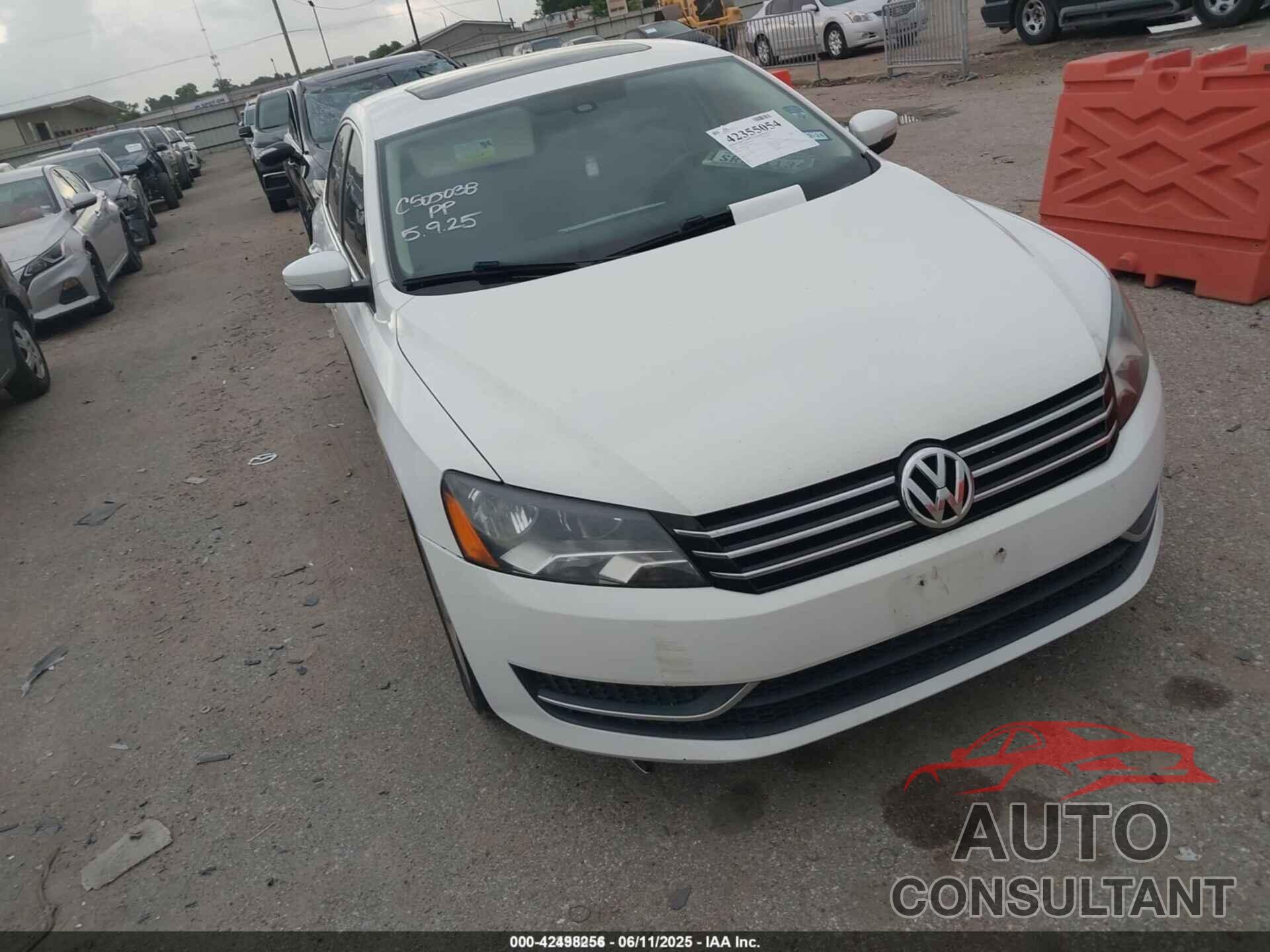 VOLKSWAGEN PASSAT 2013 - 1VWBH7A37DC068249