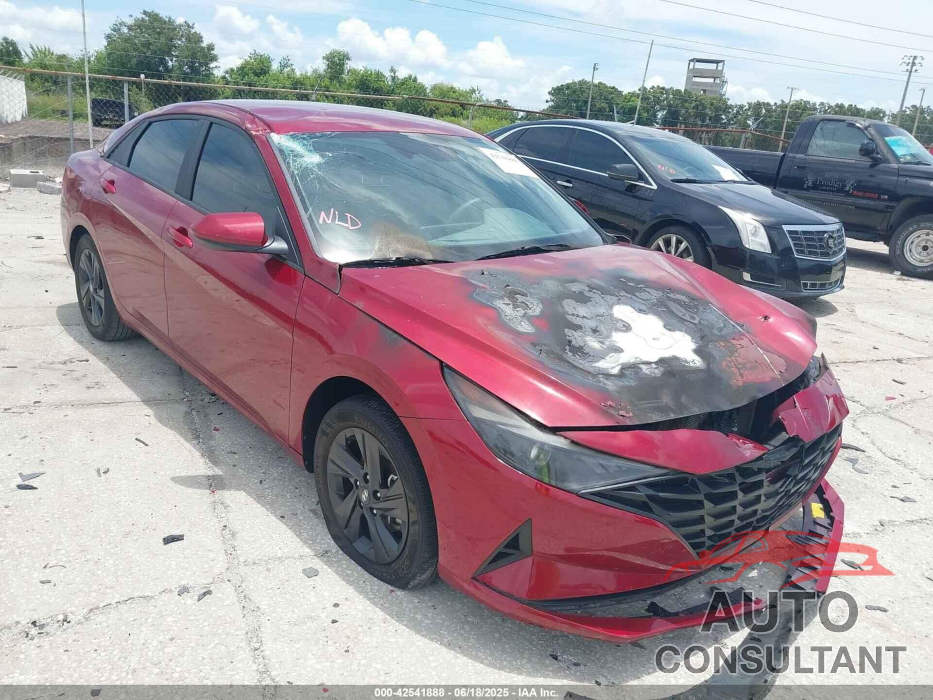 HYUNDAI ELANTRA 2023 - KMHLM4AG4PU625584