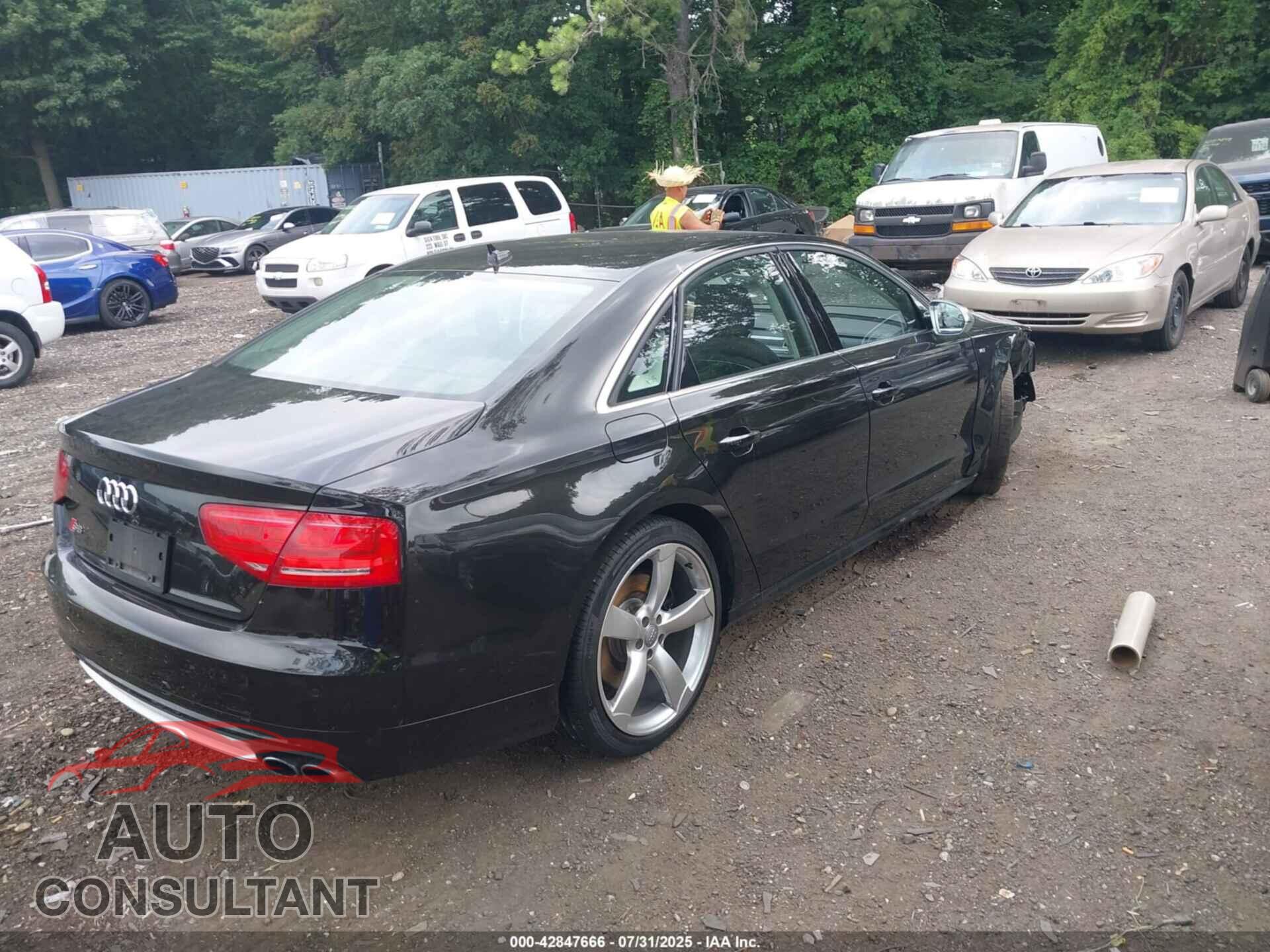 AUDI S8 2013 - WAUD2AFD9DN033113