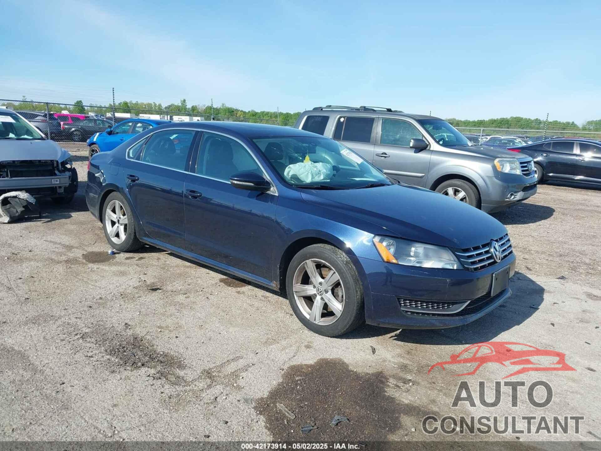 VOLKSWAGEN PASSAT 2012 - 1VWBH7A3XCC043019
