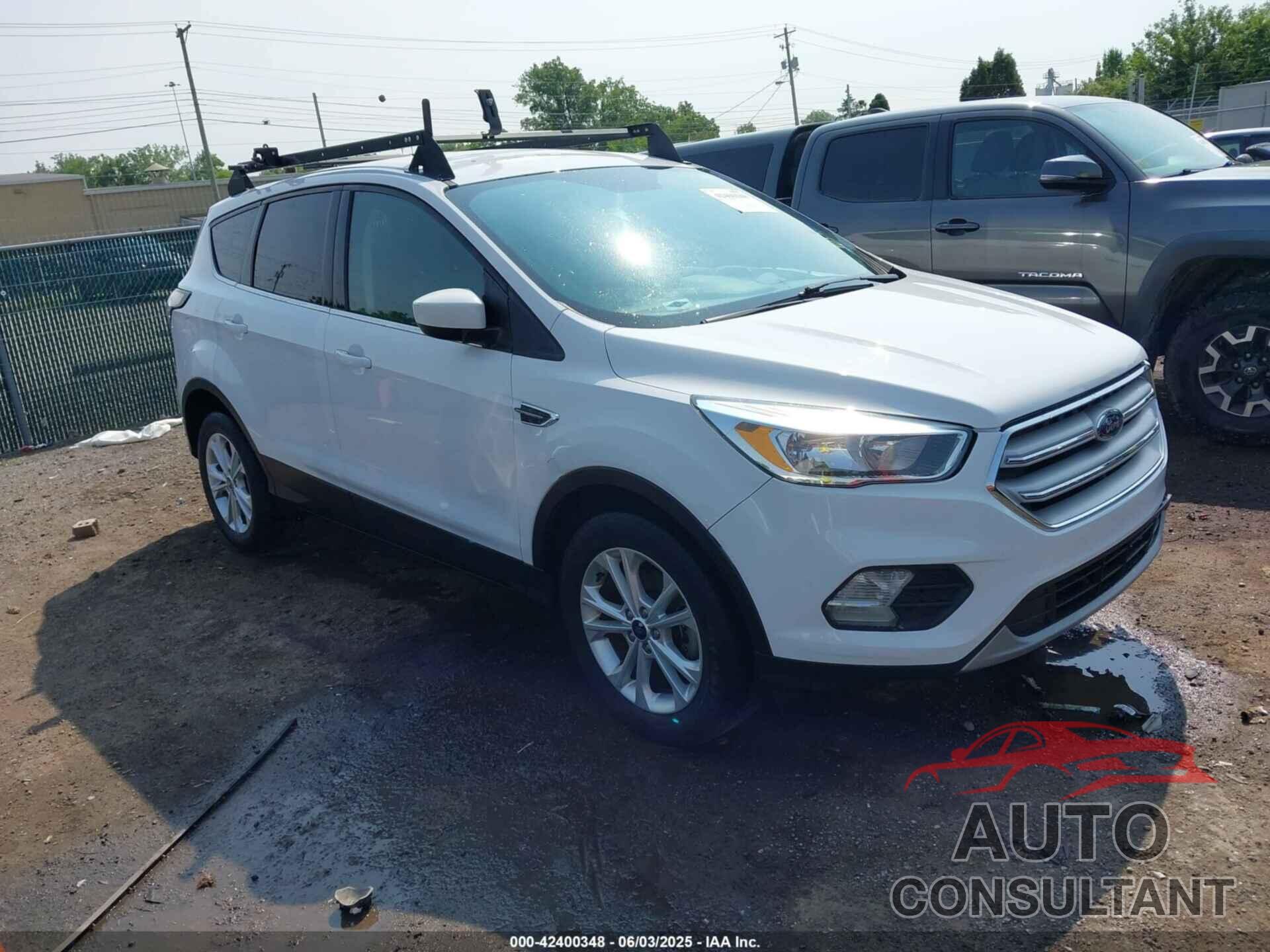 FORD ESCAPE 2017 - 1FMCU0GD0HUE77344