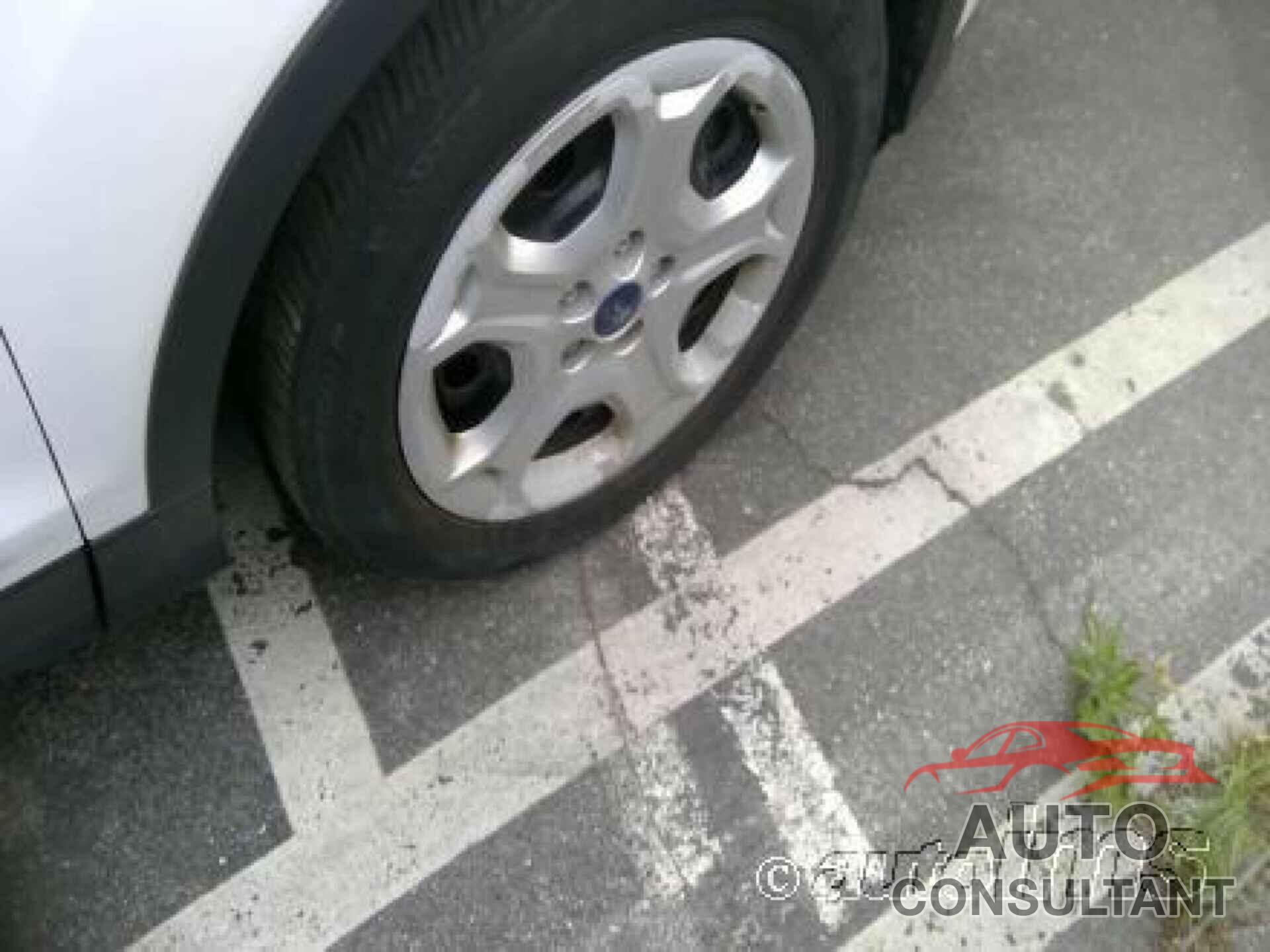 FORD ESCAPE 2018 - 1FMCU0F75JUD51773