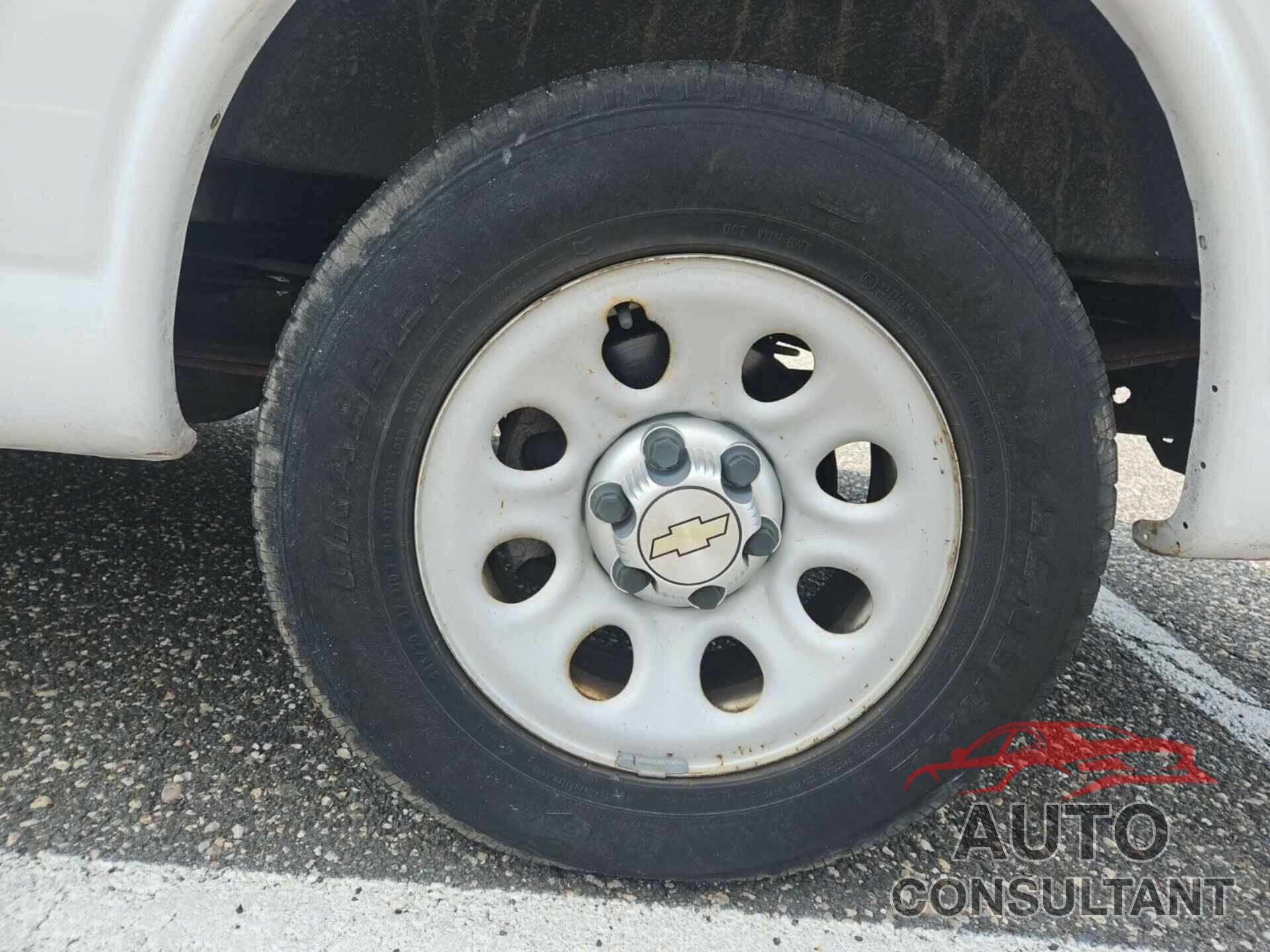 CHEVROLET EXPRESS G1500 2010 - 1GCUGADX2A1143344