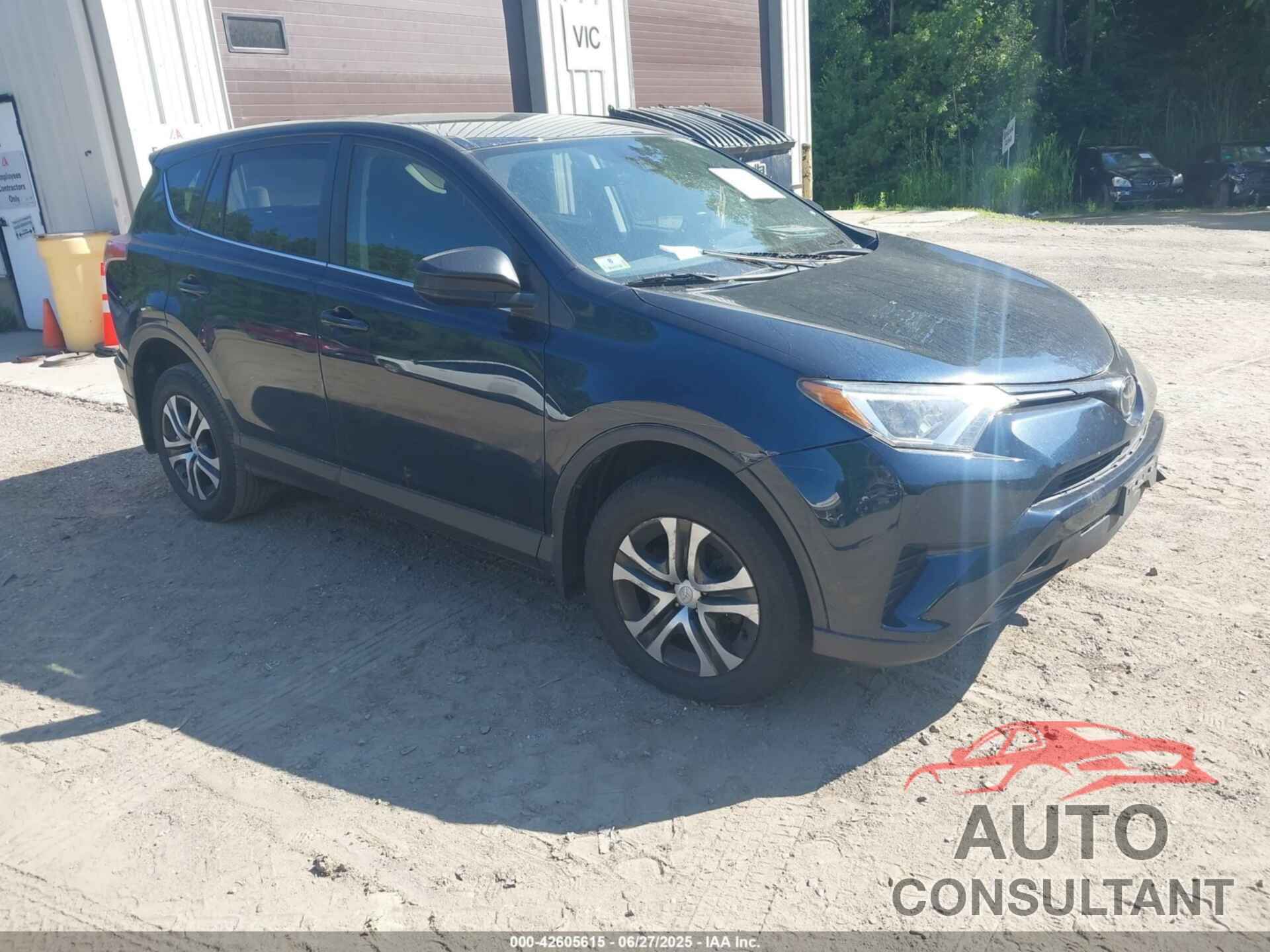 TOYOTA RAV4 2018 - JTMBFREV1JJ213101