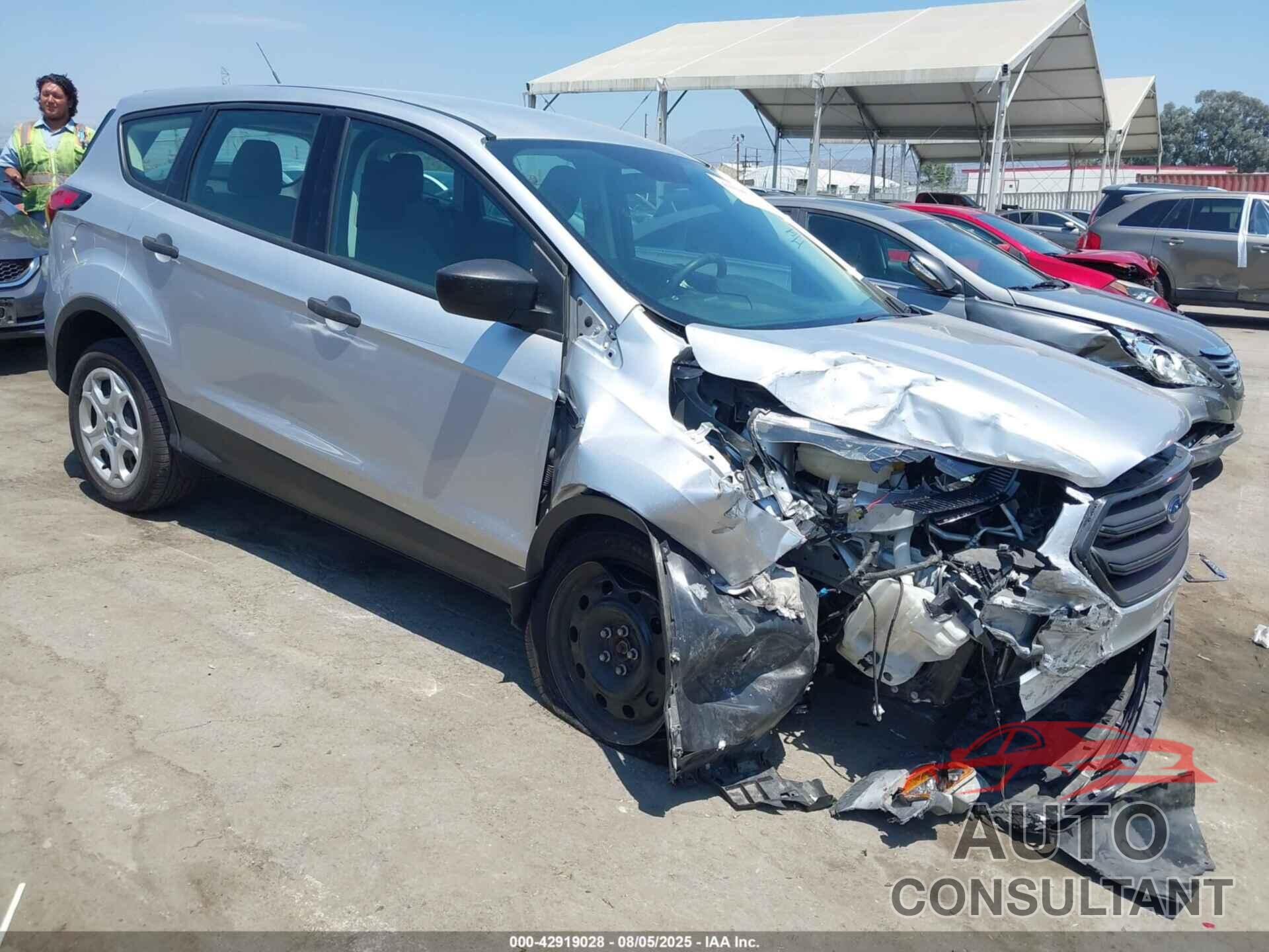 FORD ESCAPE 2019 - 1FMCU0F71KUA72368