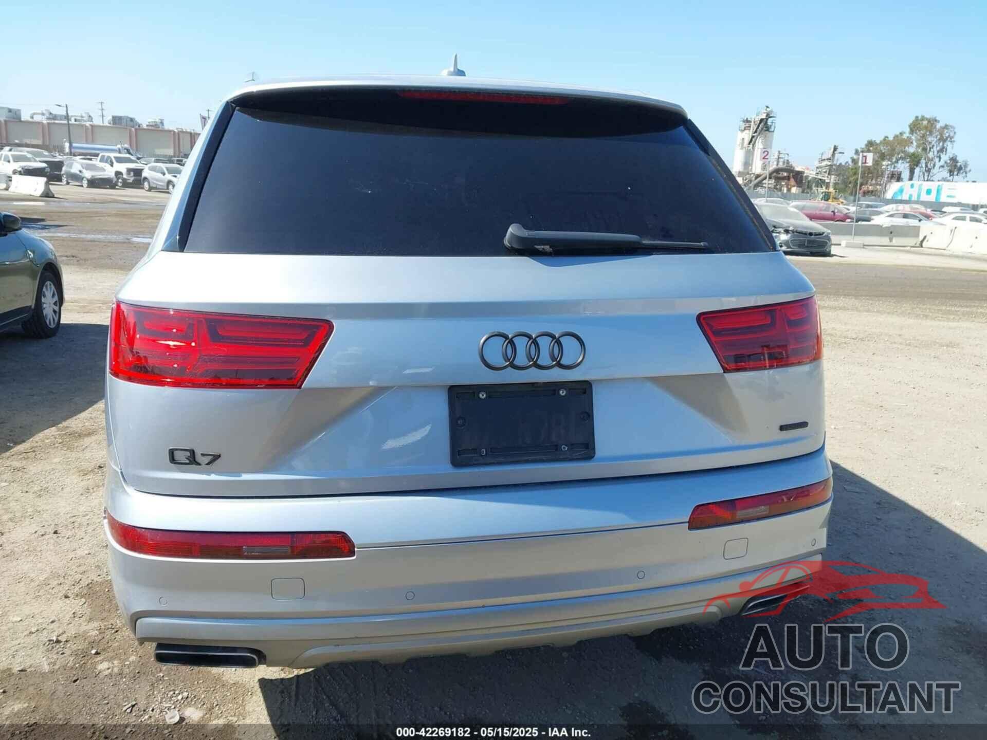 AUDI Q7 2018 - WA1LHAF72JD016138